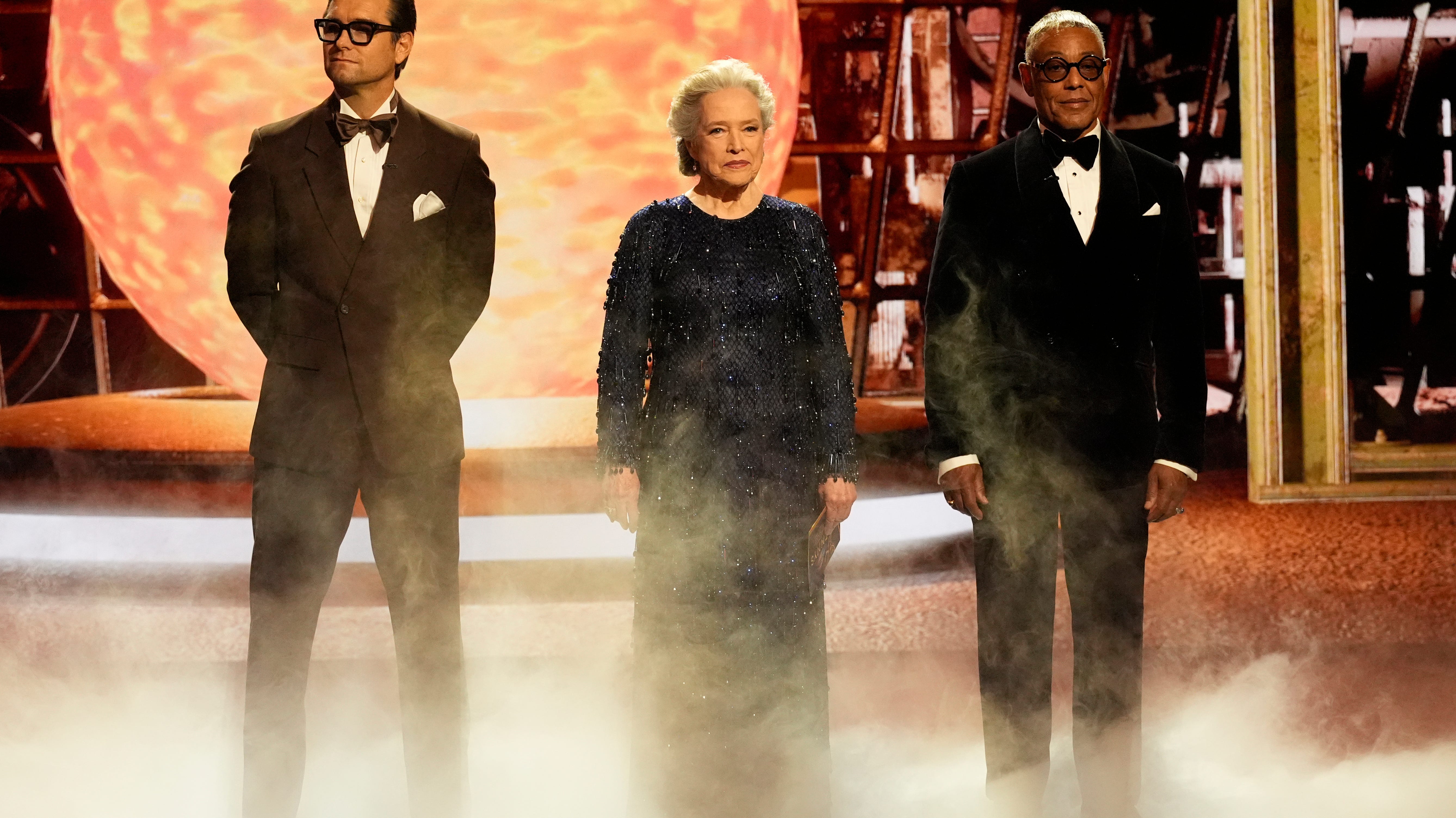 Momentos de los Emmy: Grandes reuniones y presentadores bromeando sobre “The Bear”