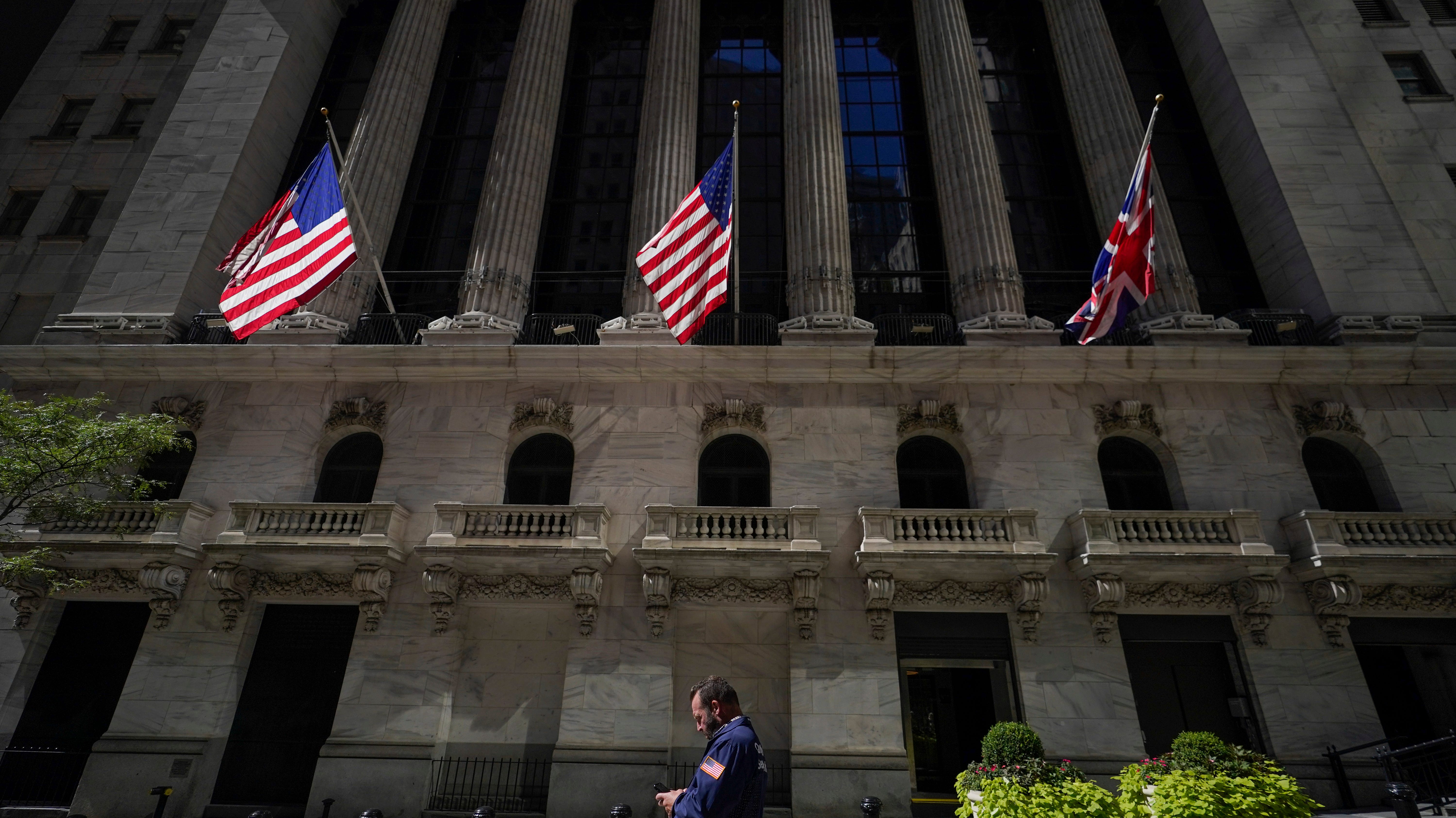 Wall Street climbs ahead of Election Day, inflation data
