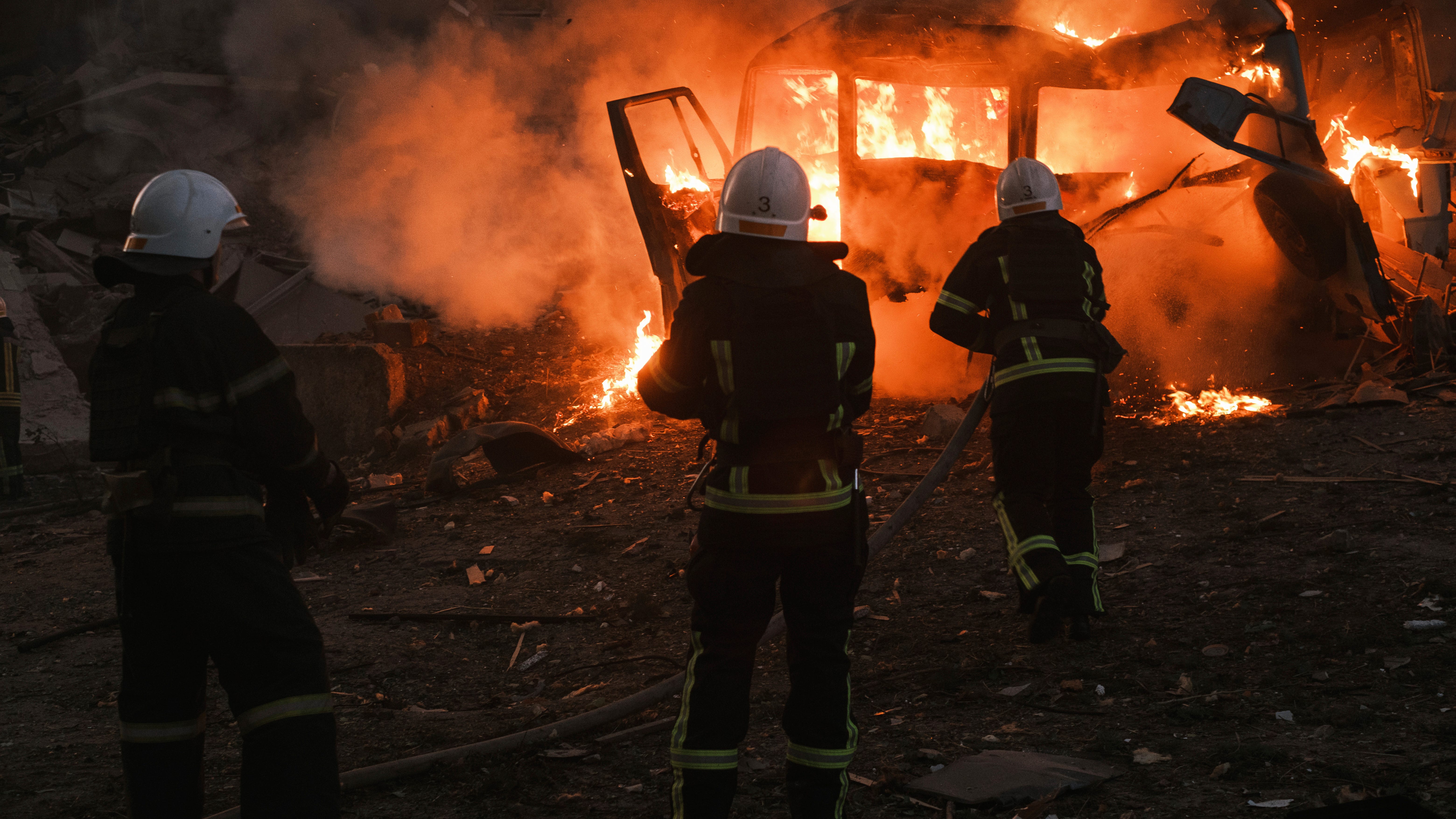 'Everything is on fire': Ukraine region weathers bombardment