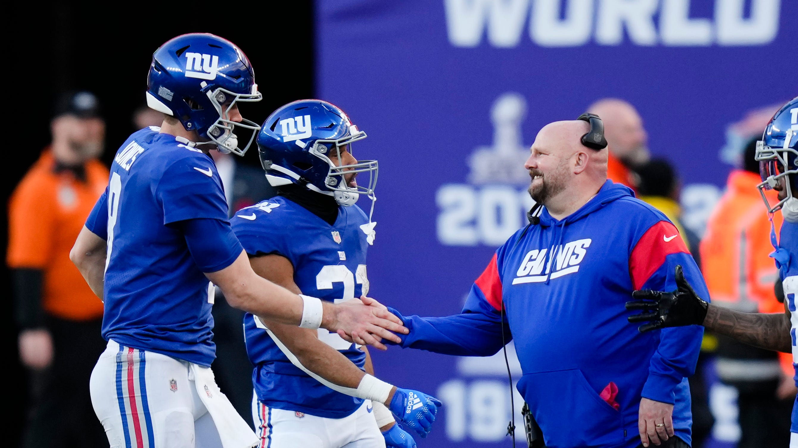 Giants rout Colts, reach playoffs for 1st time since 2016