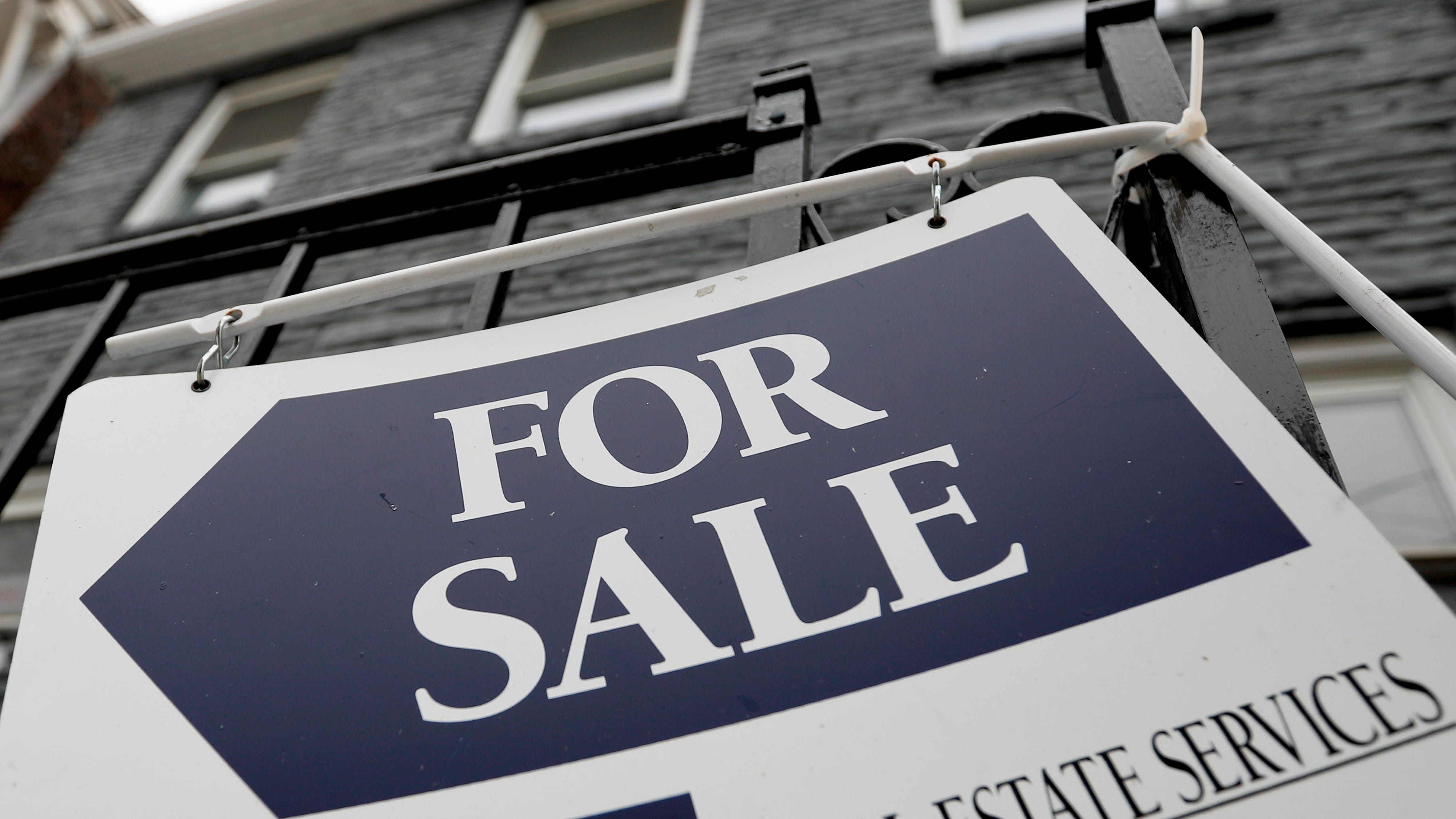US average long-term mortgage rates back under 7%, for now