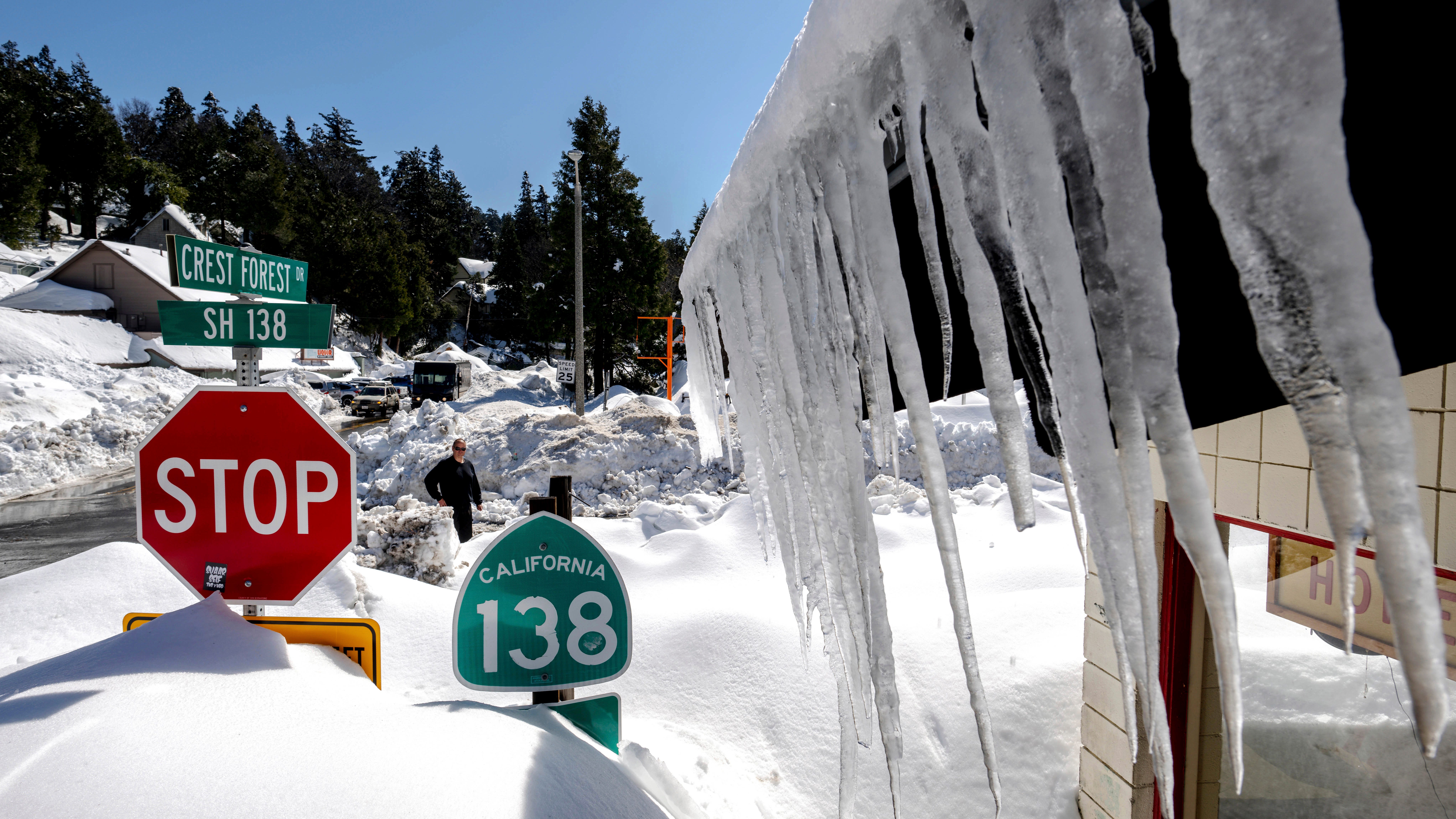 Californians still digging out from severe snowfall