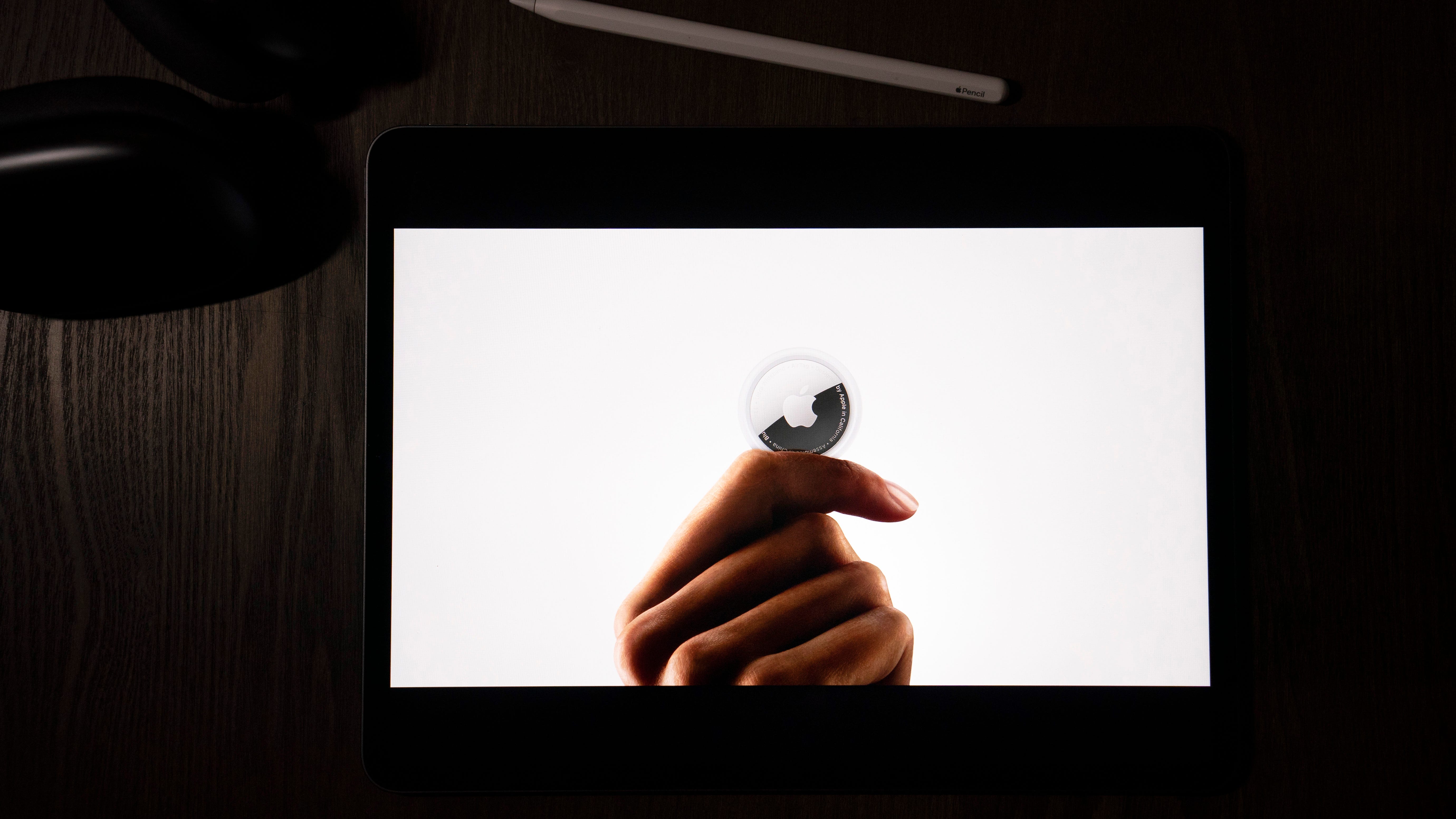 Apple, Google partner to combat creepy tracking tactics