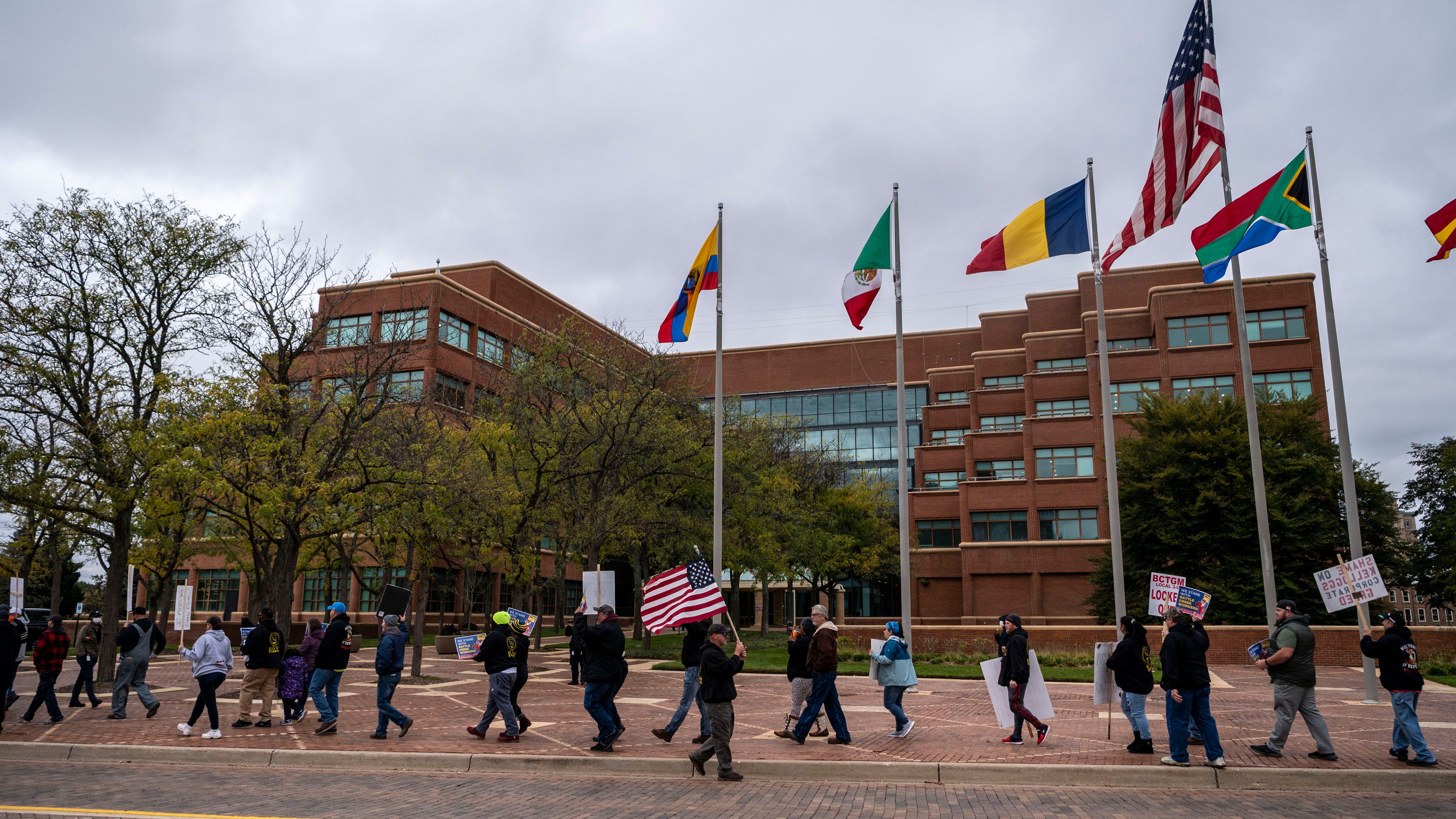Strike at Kellogg comes to a close; workers to return Monday