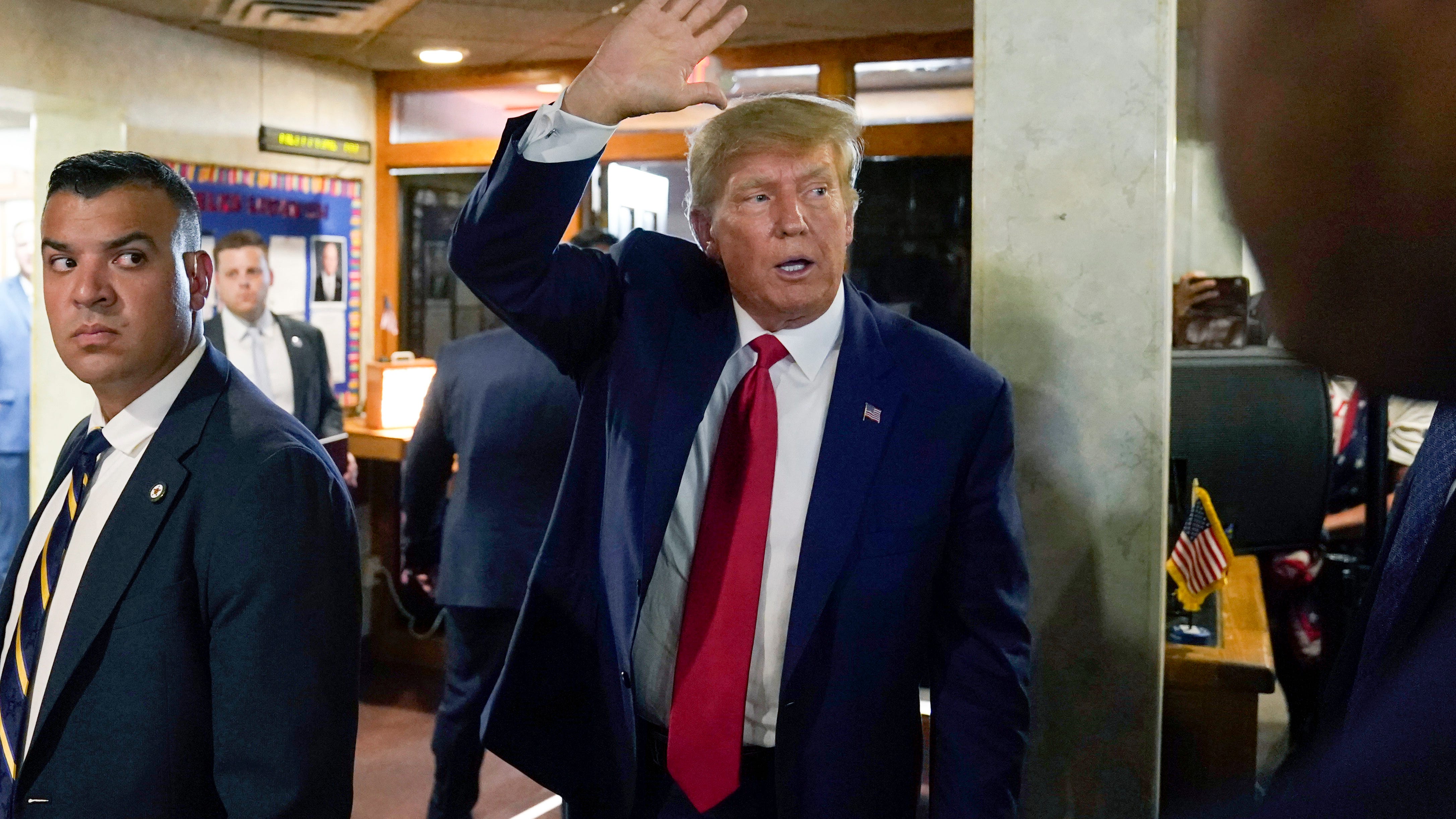Trump downplays his legal challenges on the campaign trail in Iowa after revealing new target letter