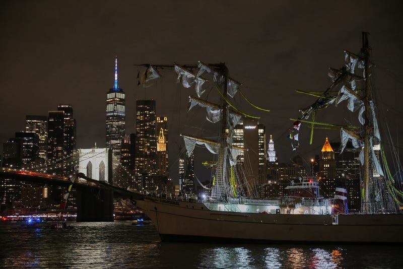 Brooklyn Bridge Collision
