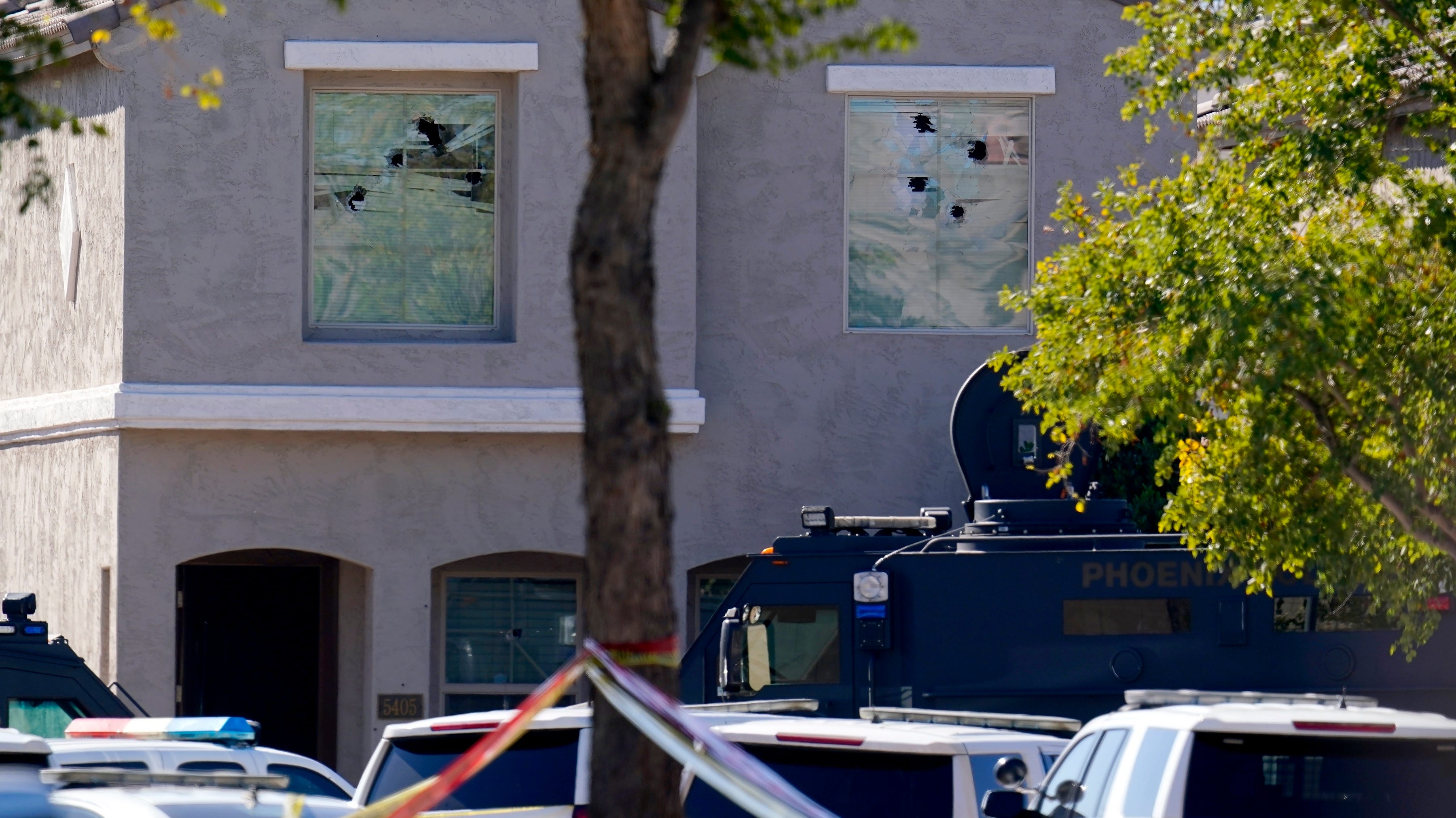 Phoenix police say man shot ex-girlfriend before ambush