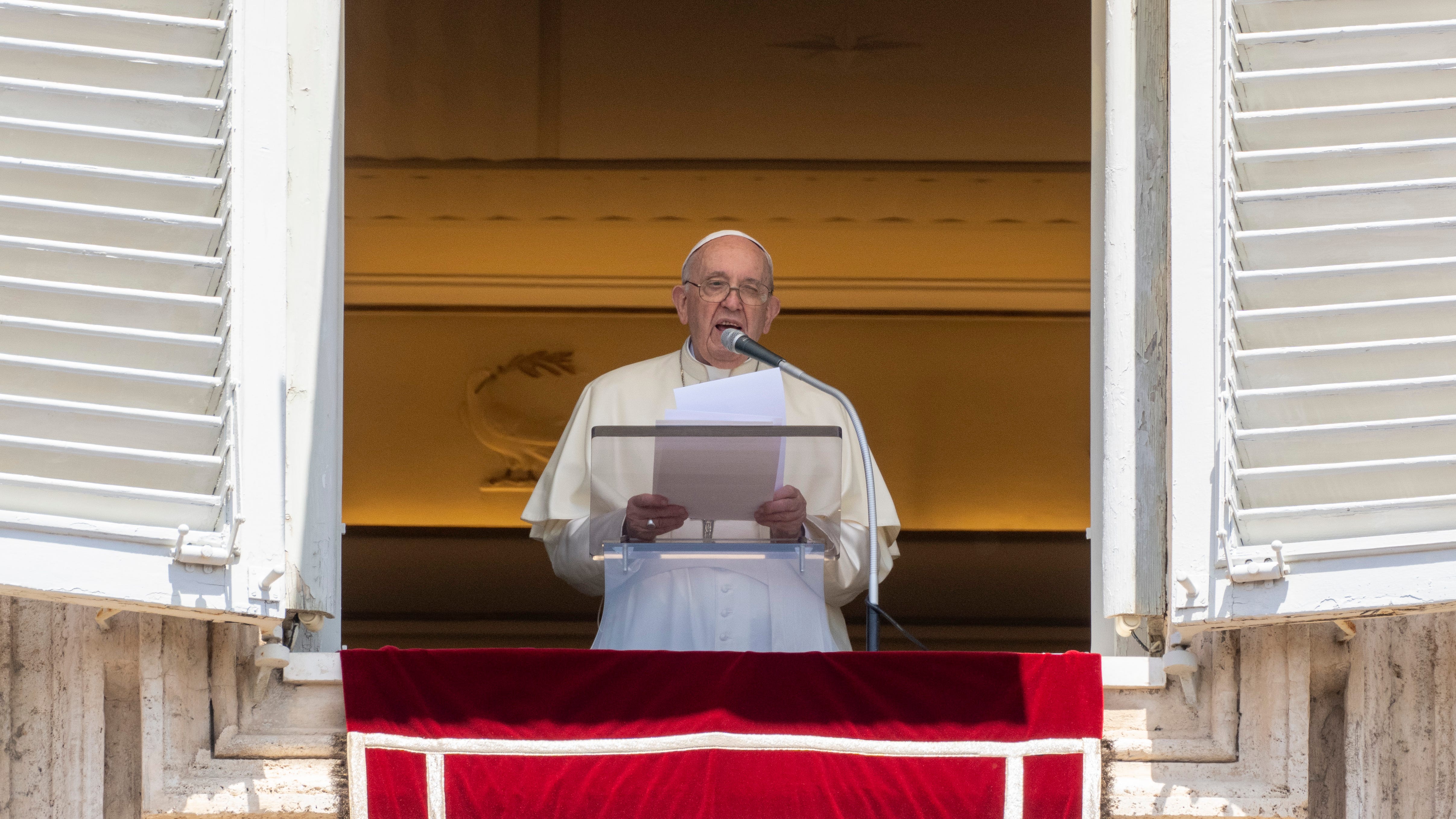 Pope voices hope church in China can operate in freedom