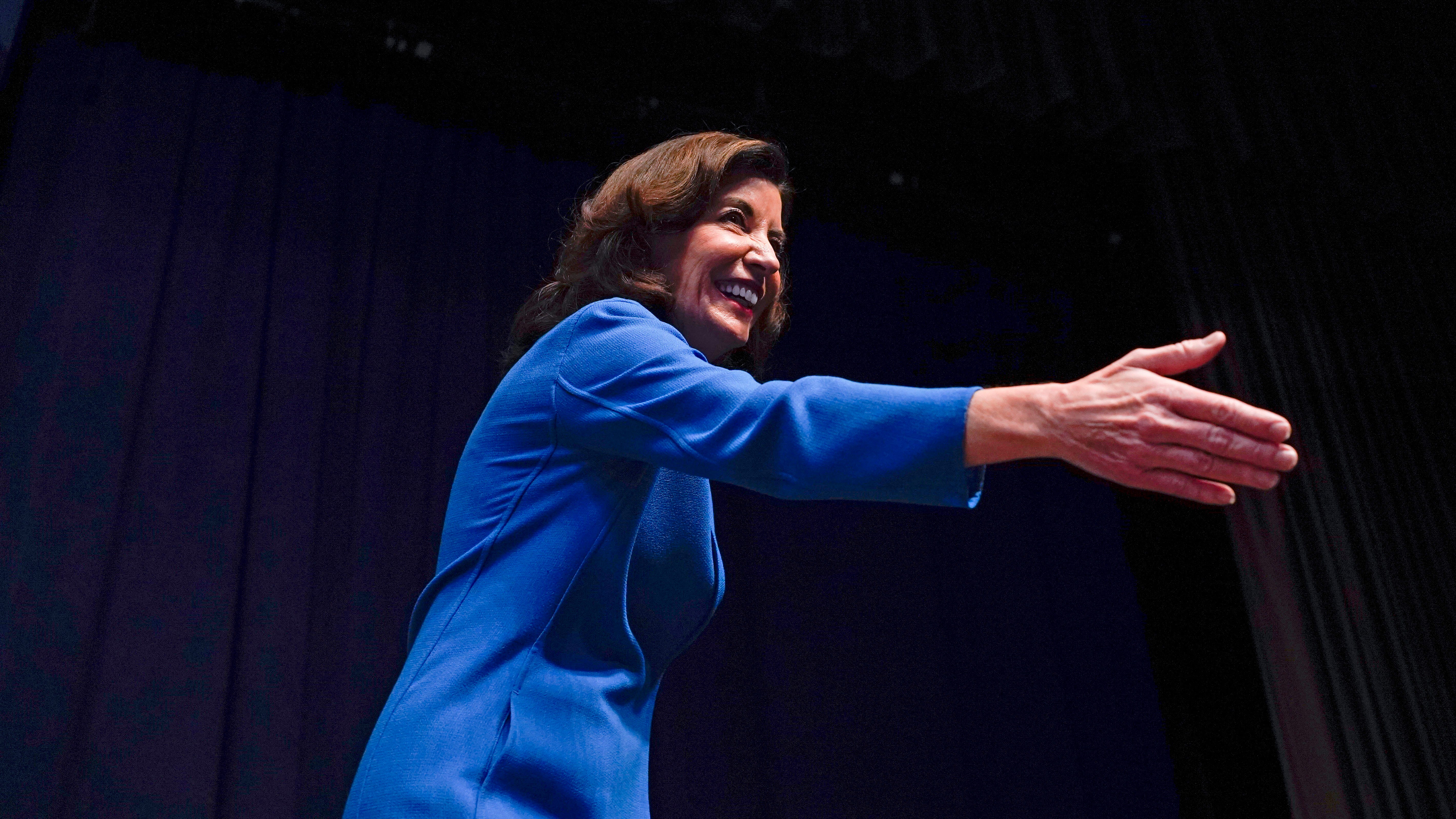 Hochul fortifies frontrunner status in NY governor's race