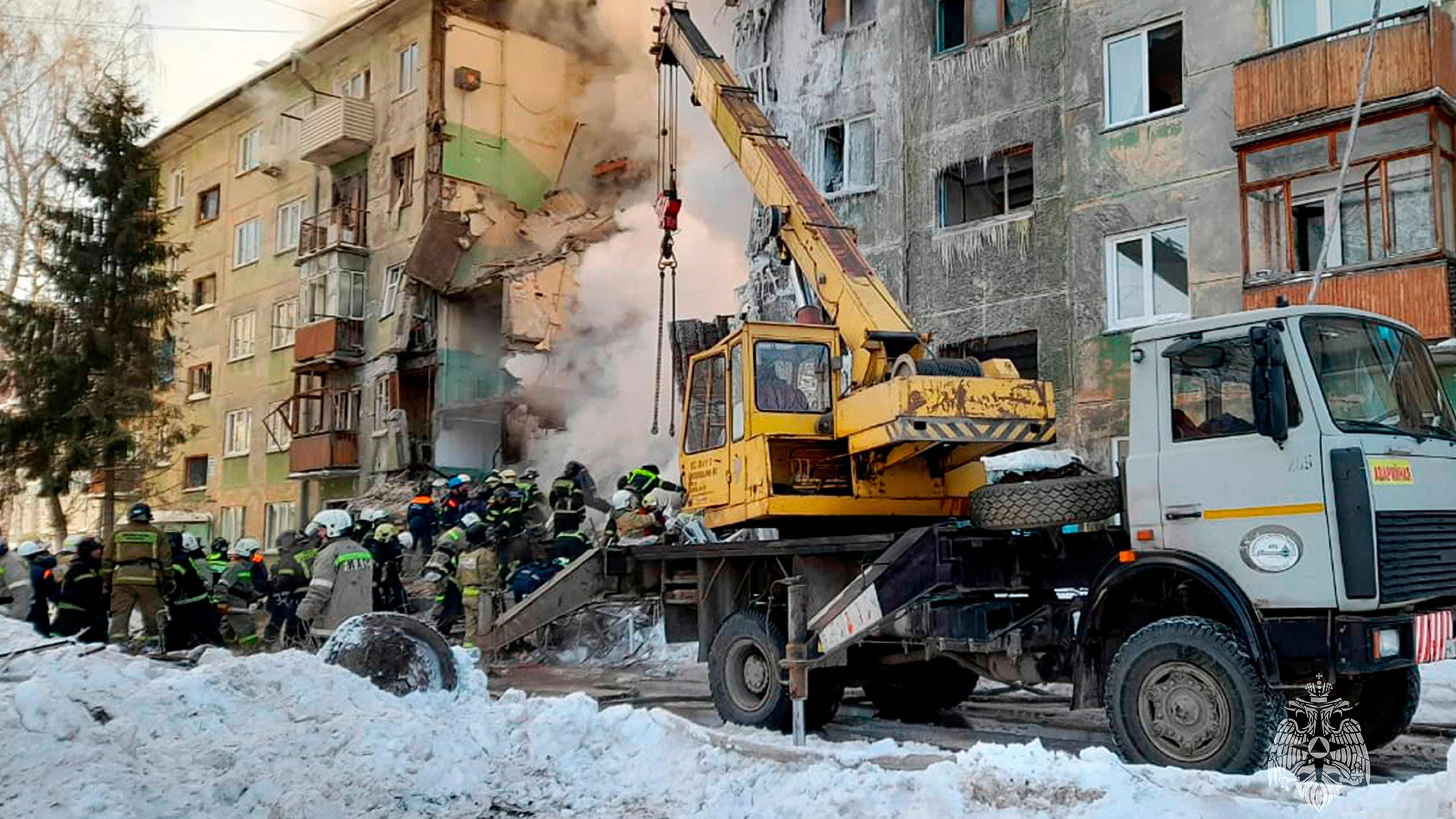 5 dead in apartment building fire in Novosibirsk, Russia
