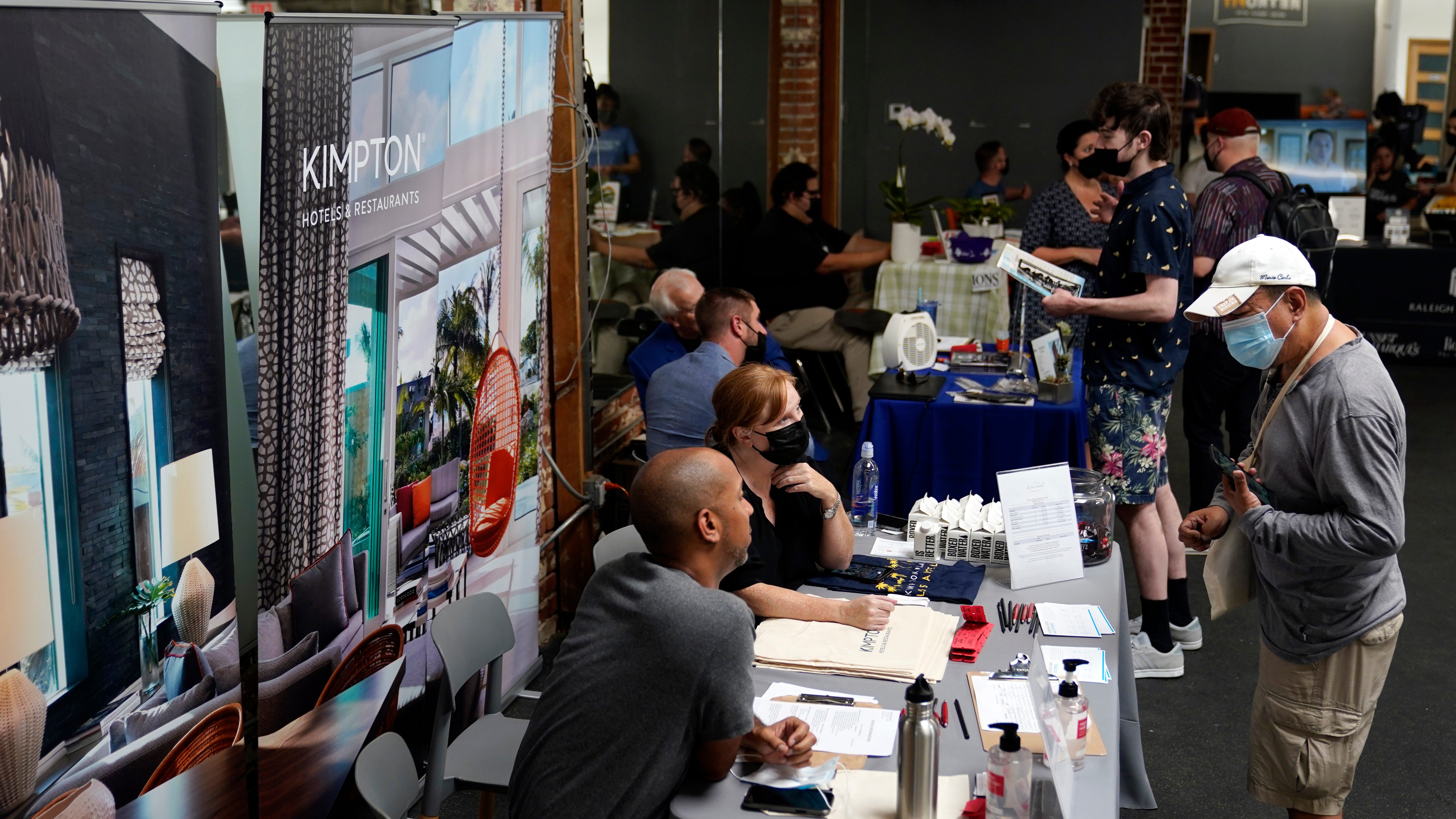 Unemployment claims drop to 269,000, another pandemic low