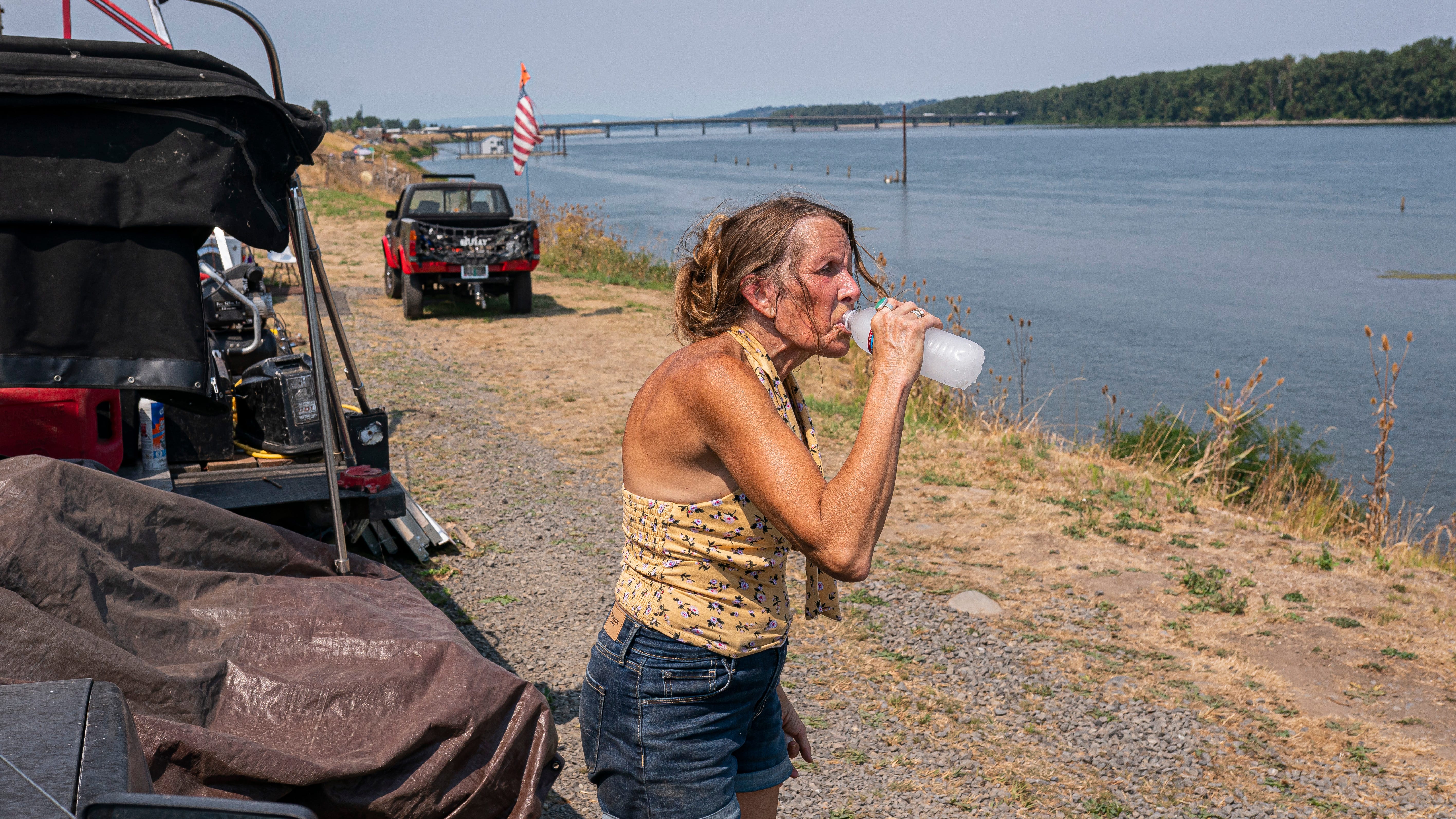 Officials: Northwest heat may have killed 1; ER visits spike
