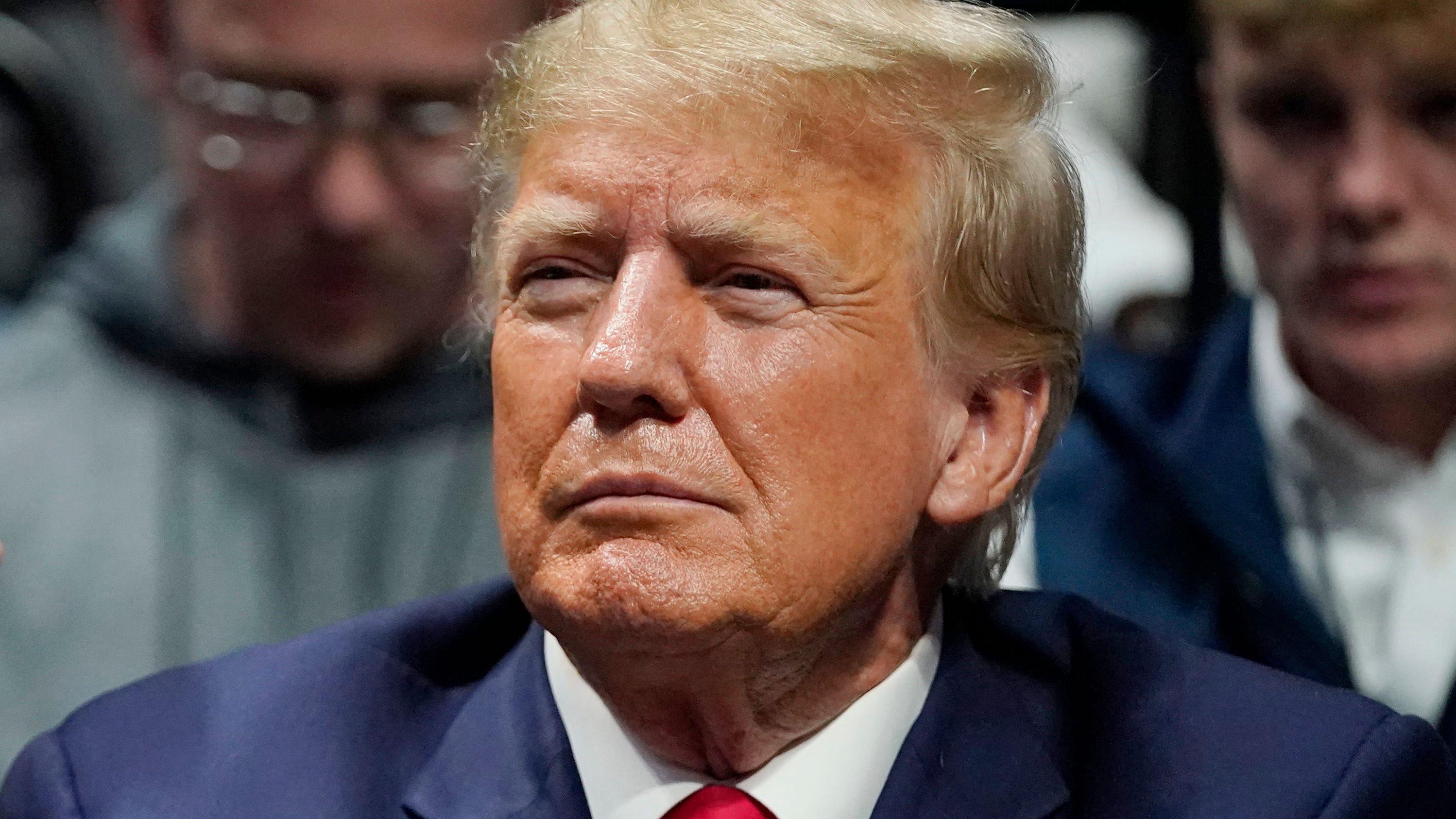 Pocos hacen caso a llamado de Trump a protestar en su favor