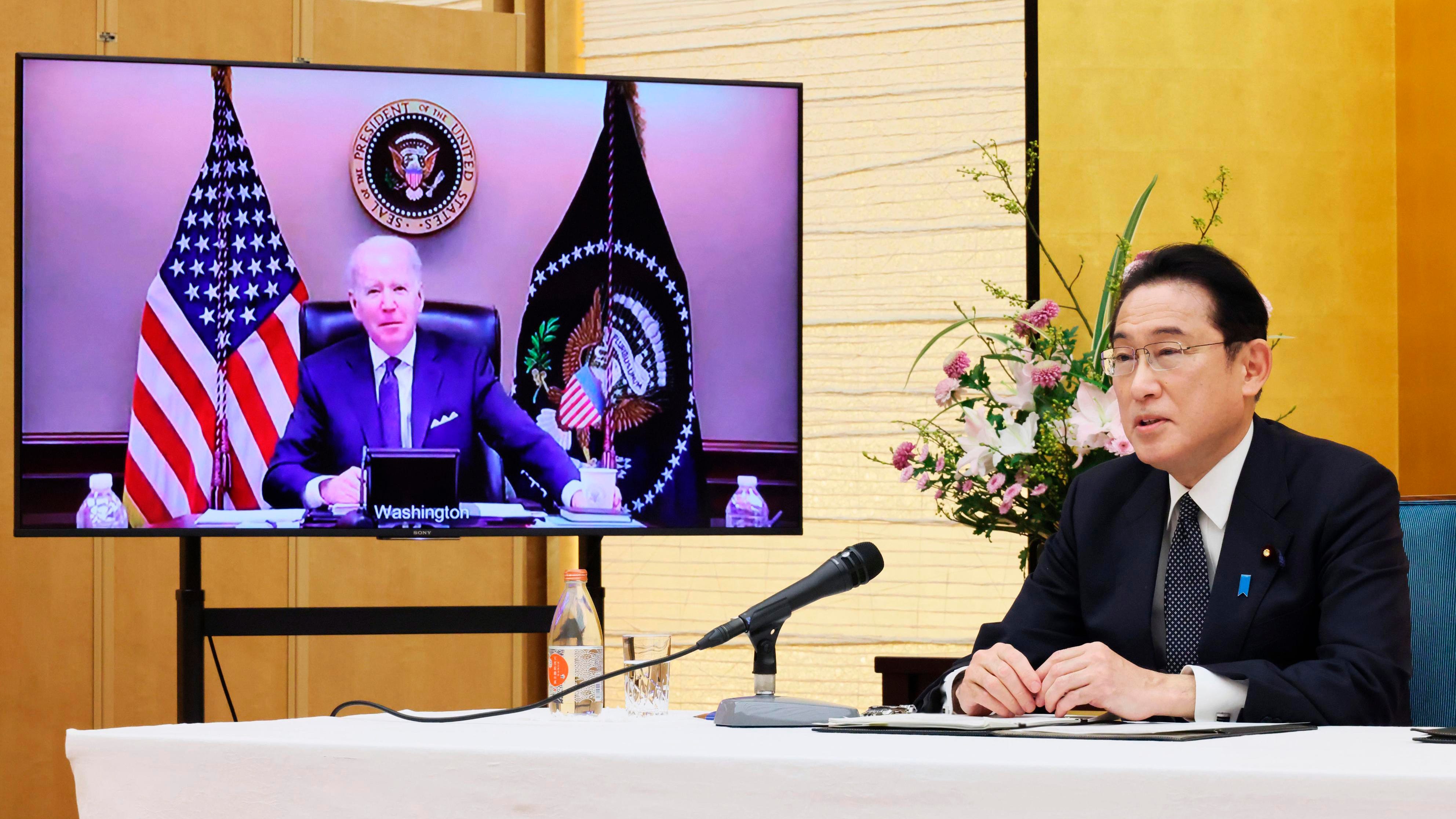 Biden-Kishida 1st formal talks touch on China, nuke weapons