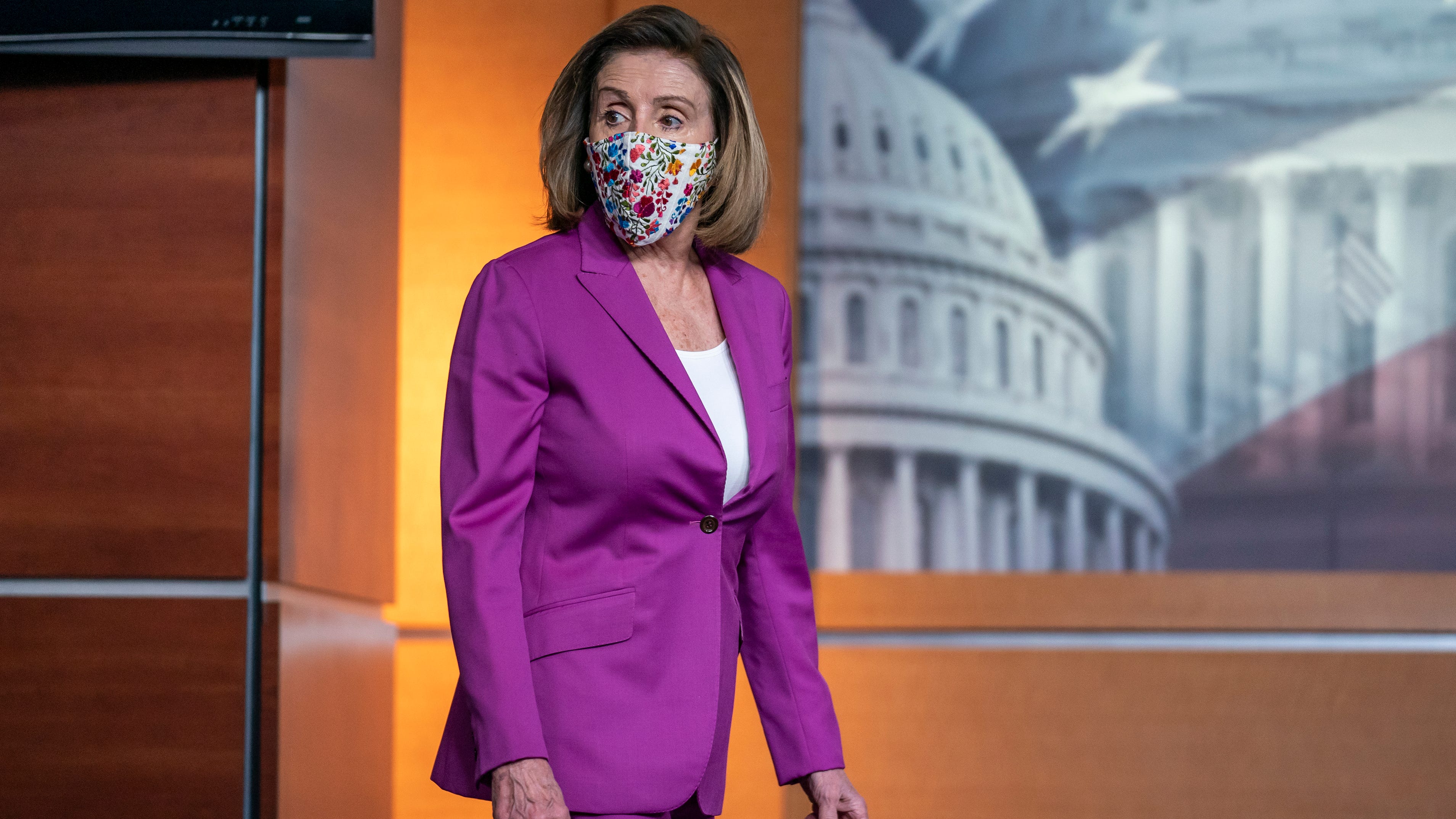 Pelosi says House will impeach Trump, pushes VP to oust him