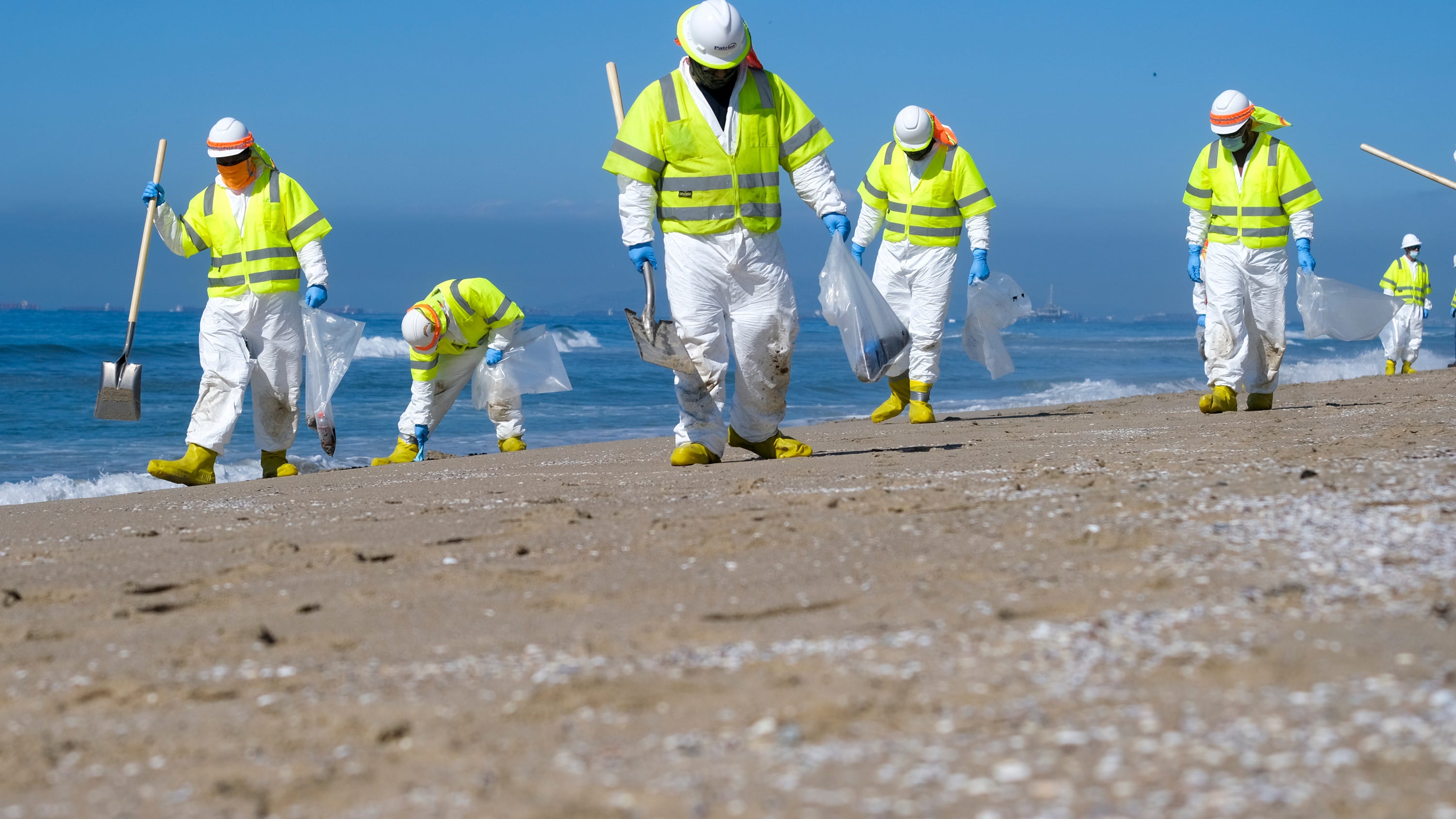 More beaches closed amid questions about oil spill response