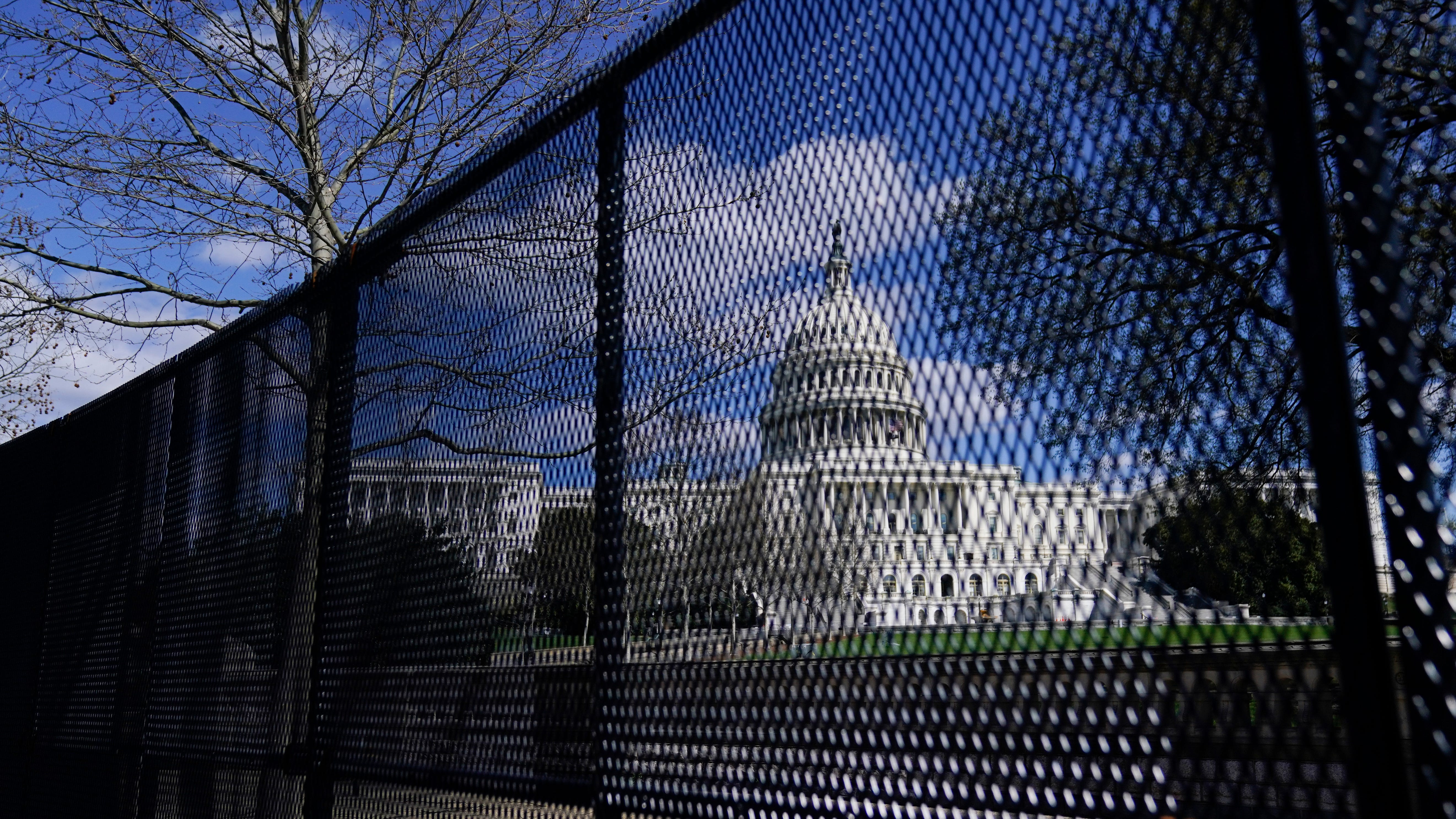 Police planning to reinstall Capitol fence ahead of rally