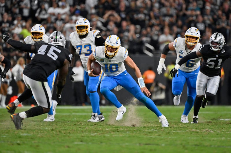 Chargers Raiders Football