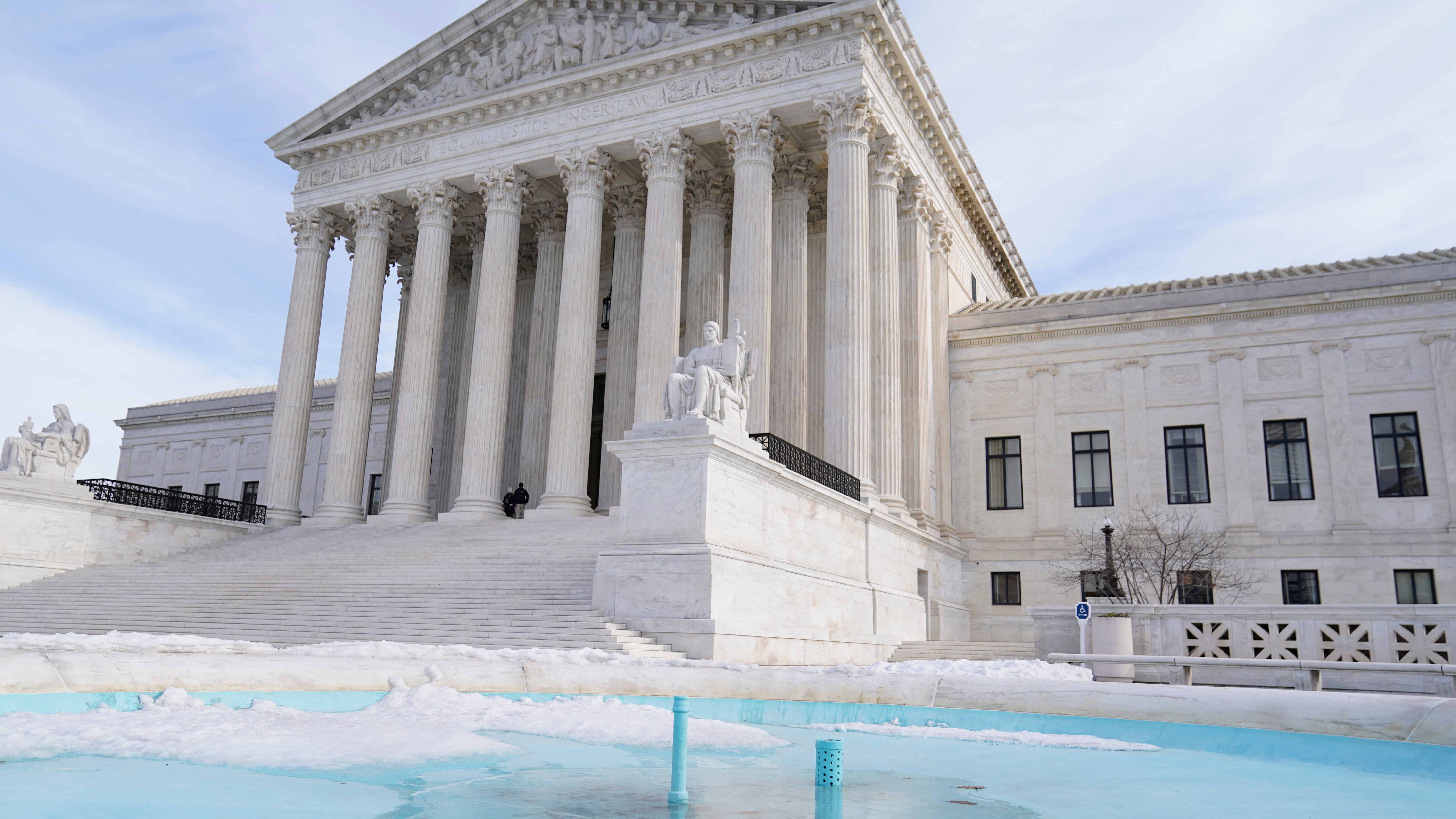 Supreme Court allows Jan. 6 committee to get Trump documents