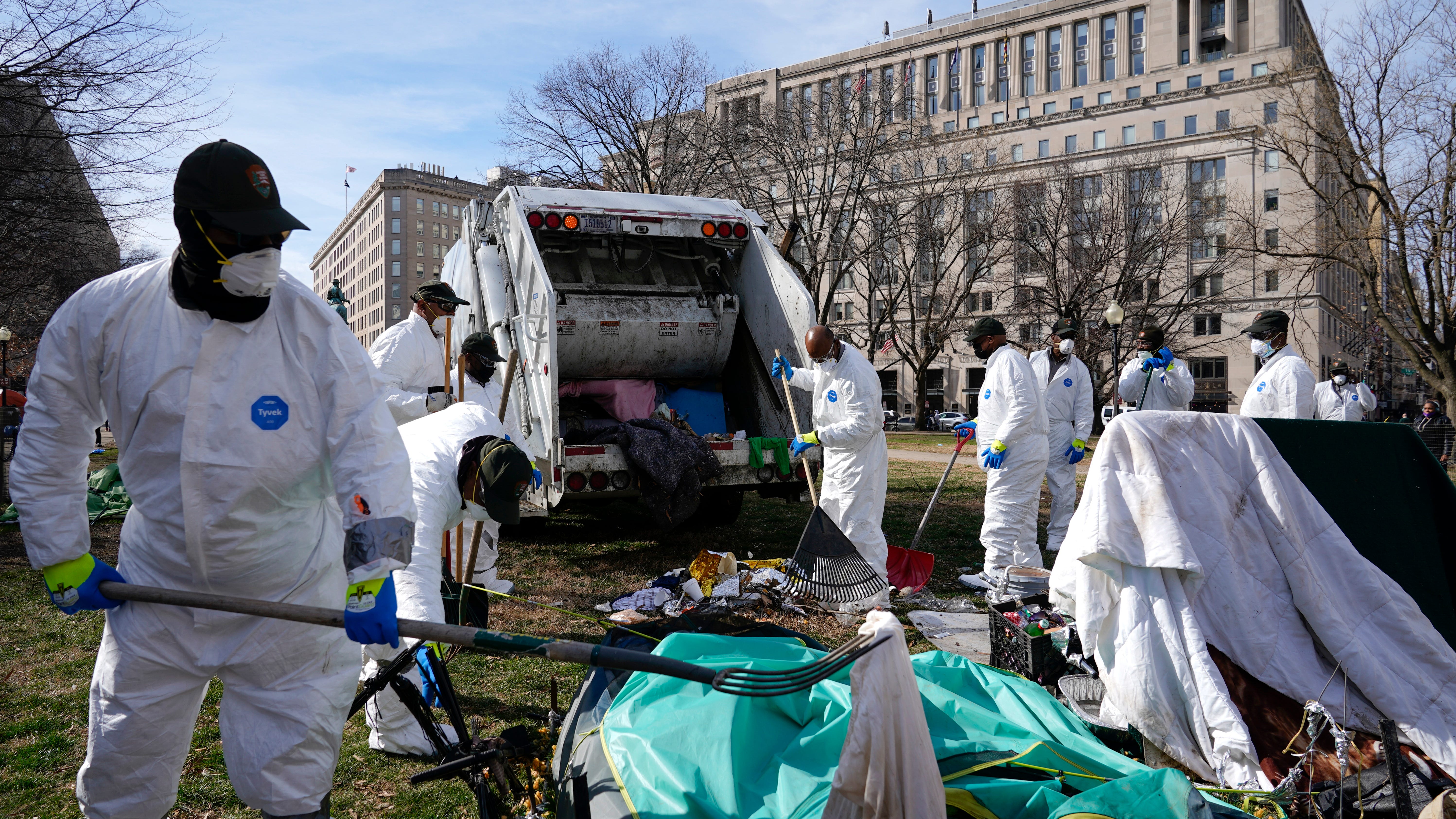 Park Service clears homeless encampment near White House