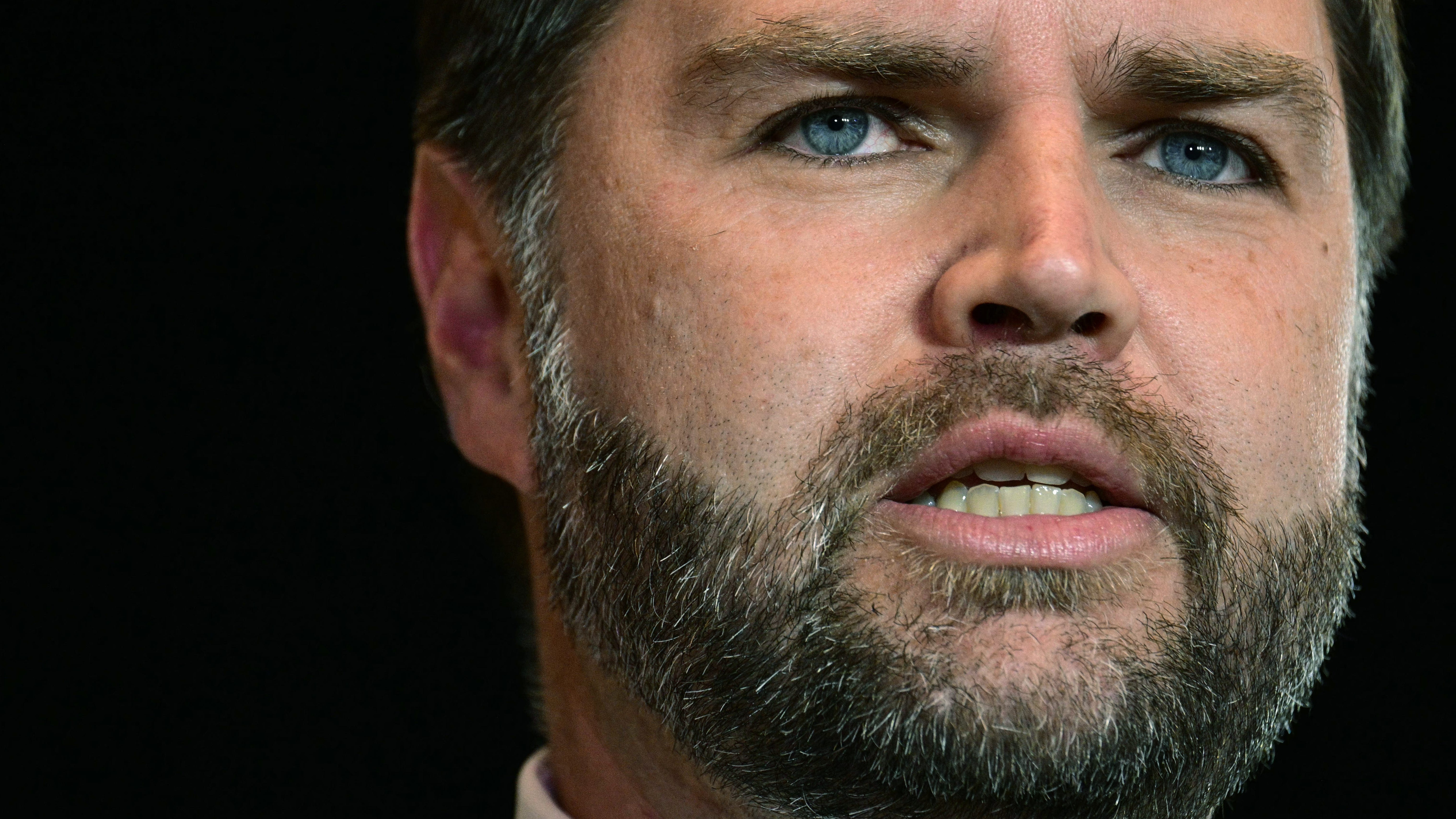 Vance's message in Minneapolis: Local officials must cooperate with the immigration crackdown