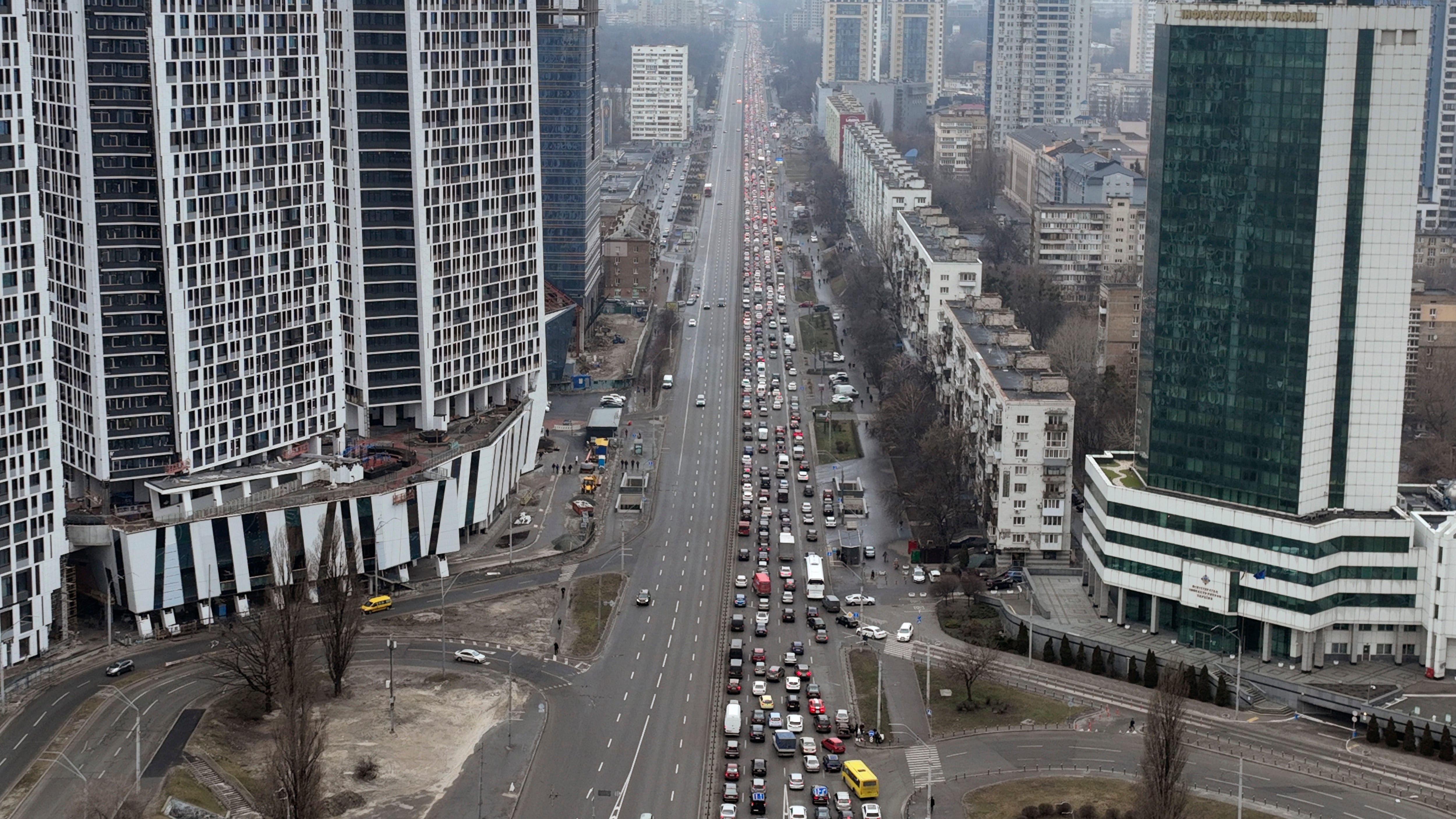 Fear, calm among Ukrainians as Russian troops enter