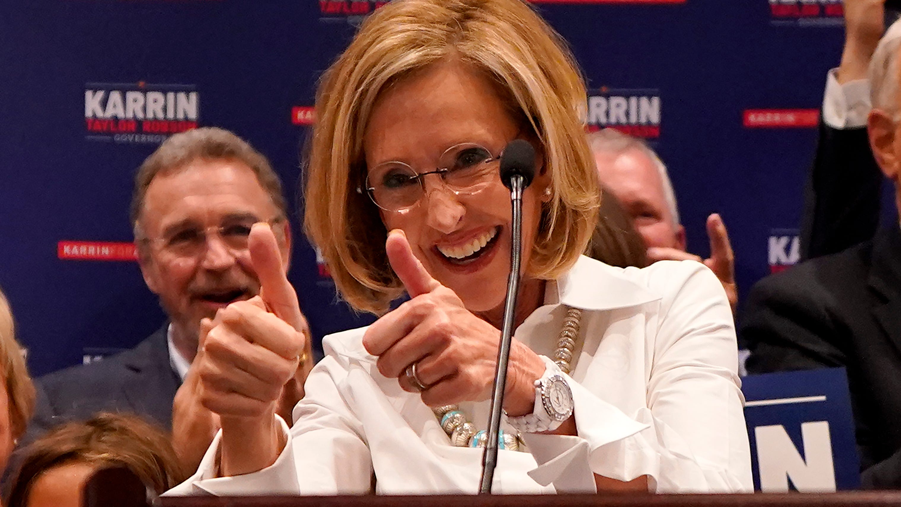 Lake, Robson in tight GOP primary for governor in Arizona