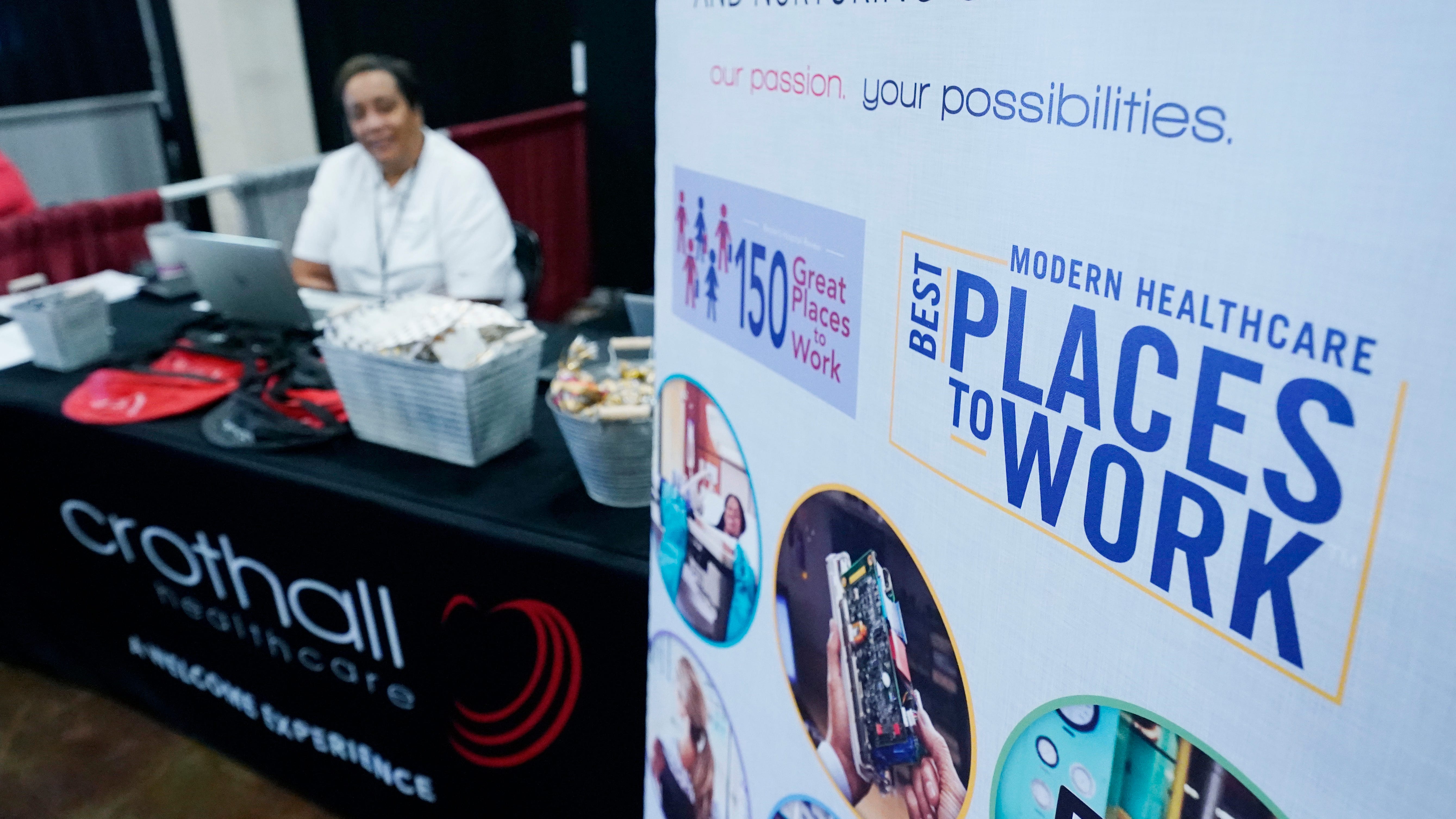 US job openings at near record, adding to price pressures