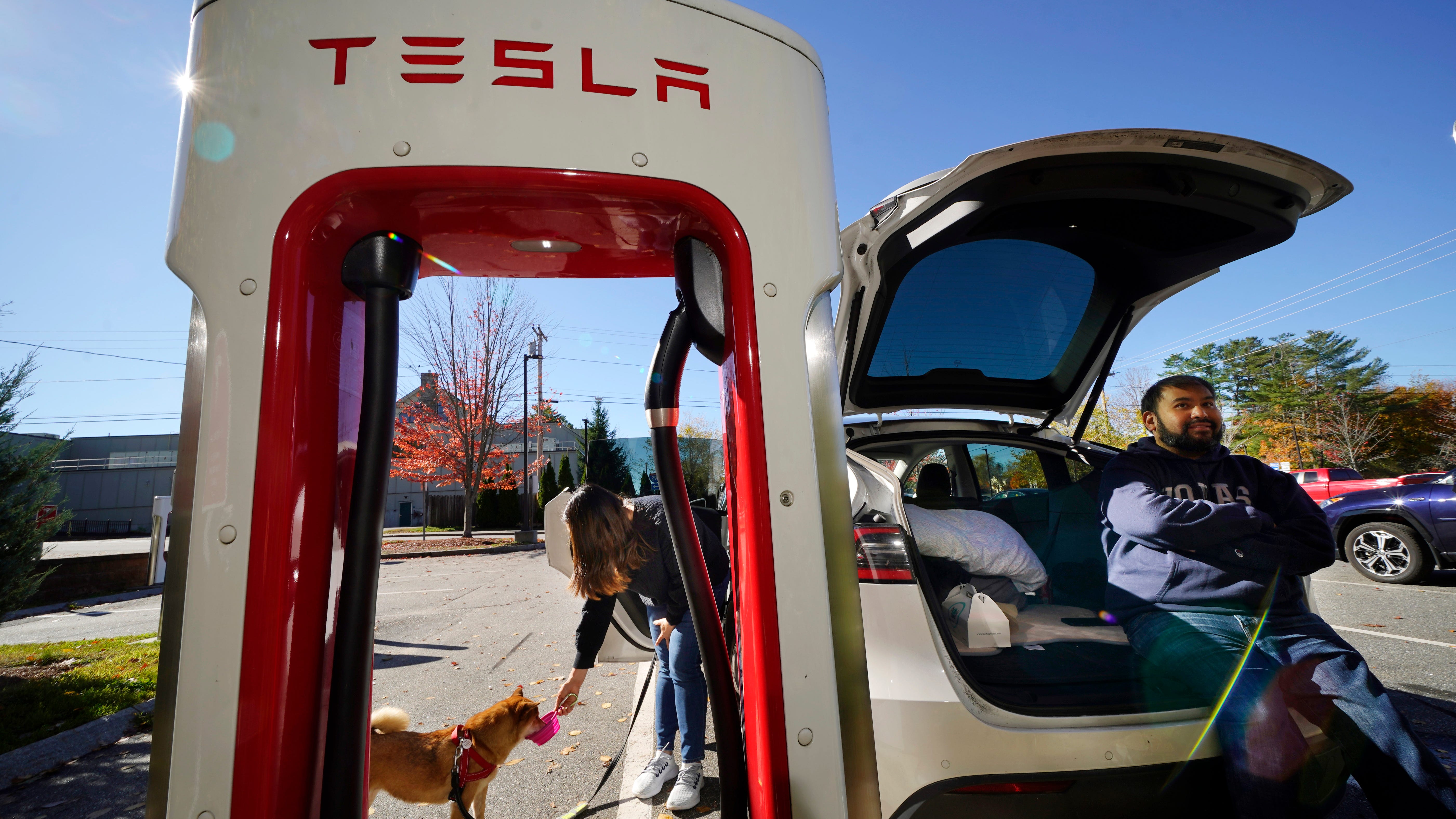 Tesla 3Q profit more than doubles from a year ago to $3.29B