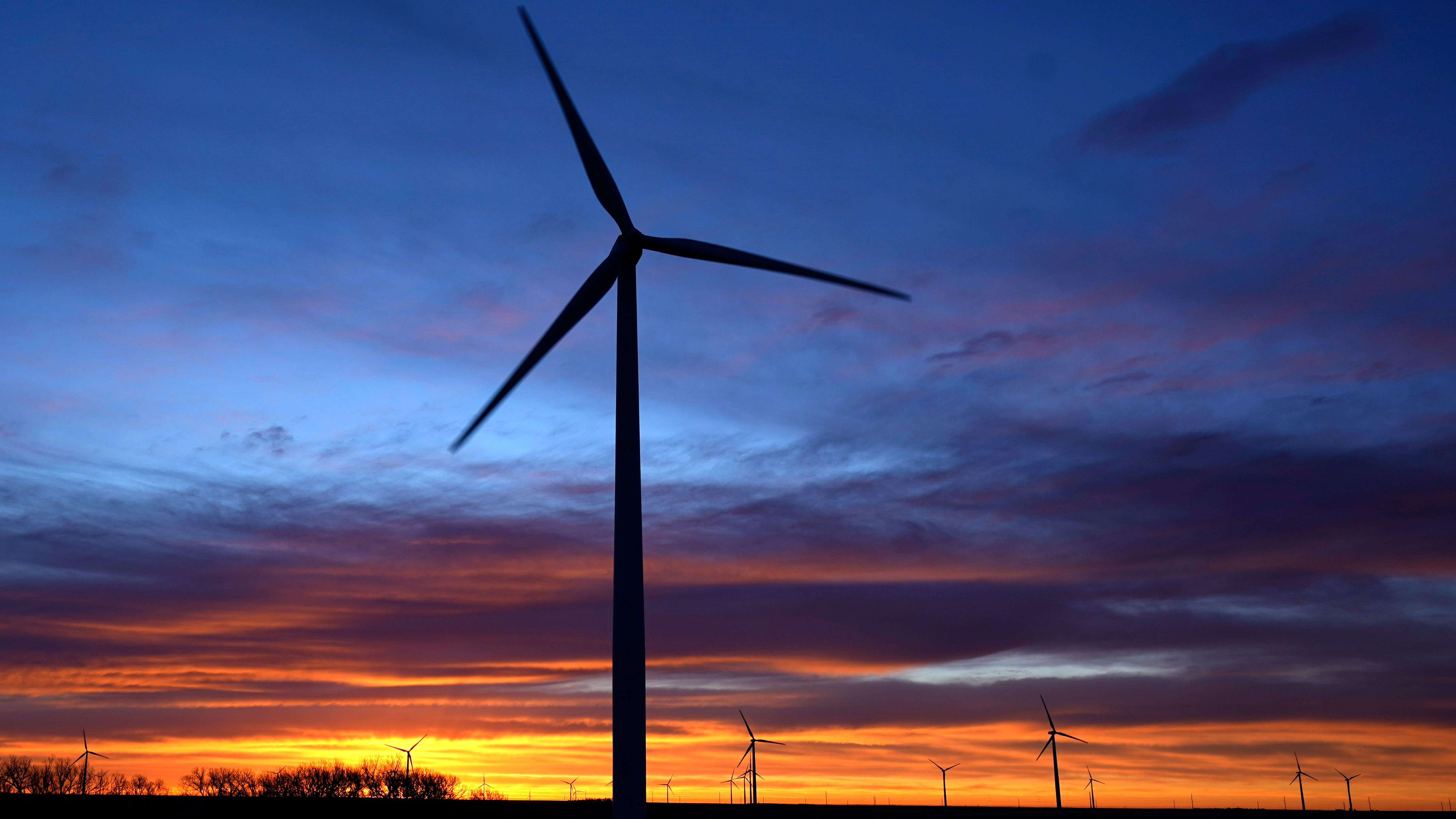 Bipartisan bill leaves out key climate, clean energy steps