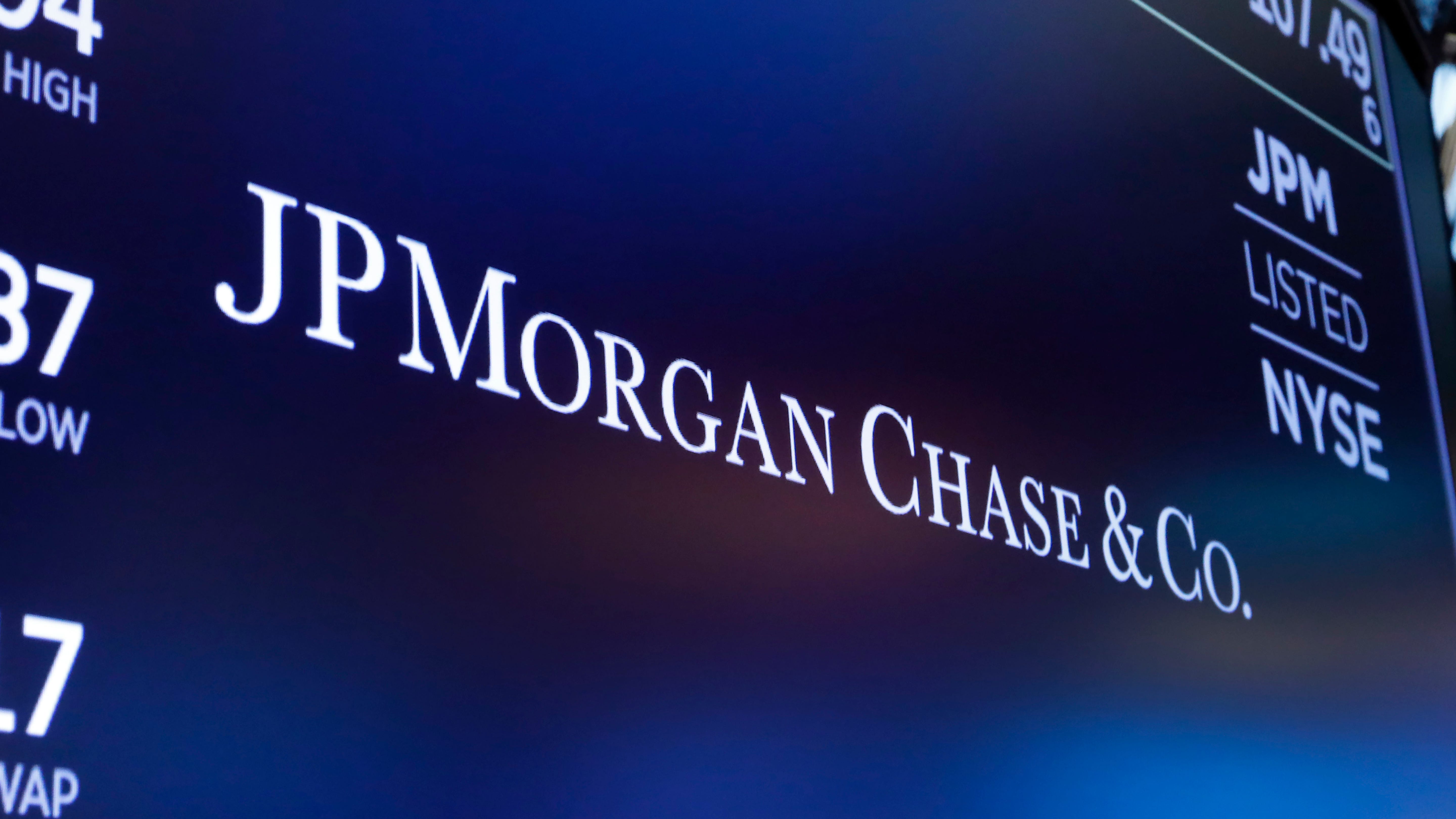 Banks seek to quash women's lawsuits in Jeffrey Epstein case