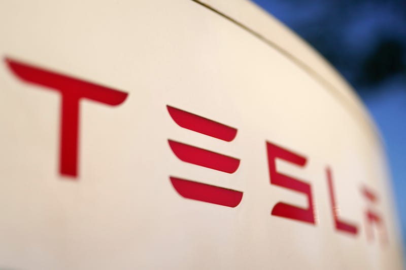 TESLA-RETIRO