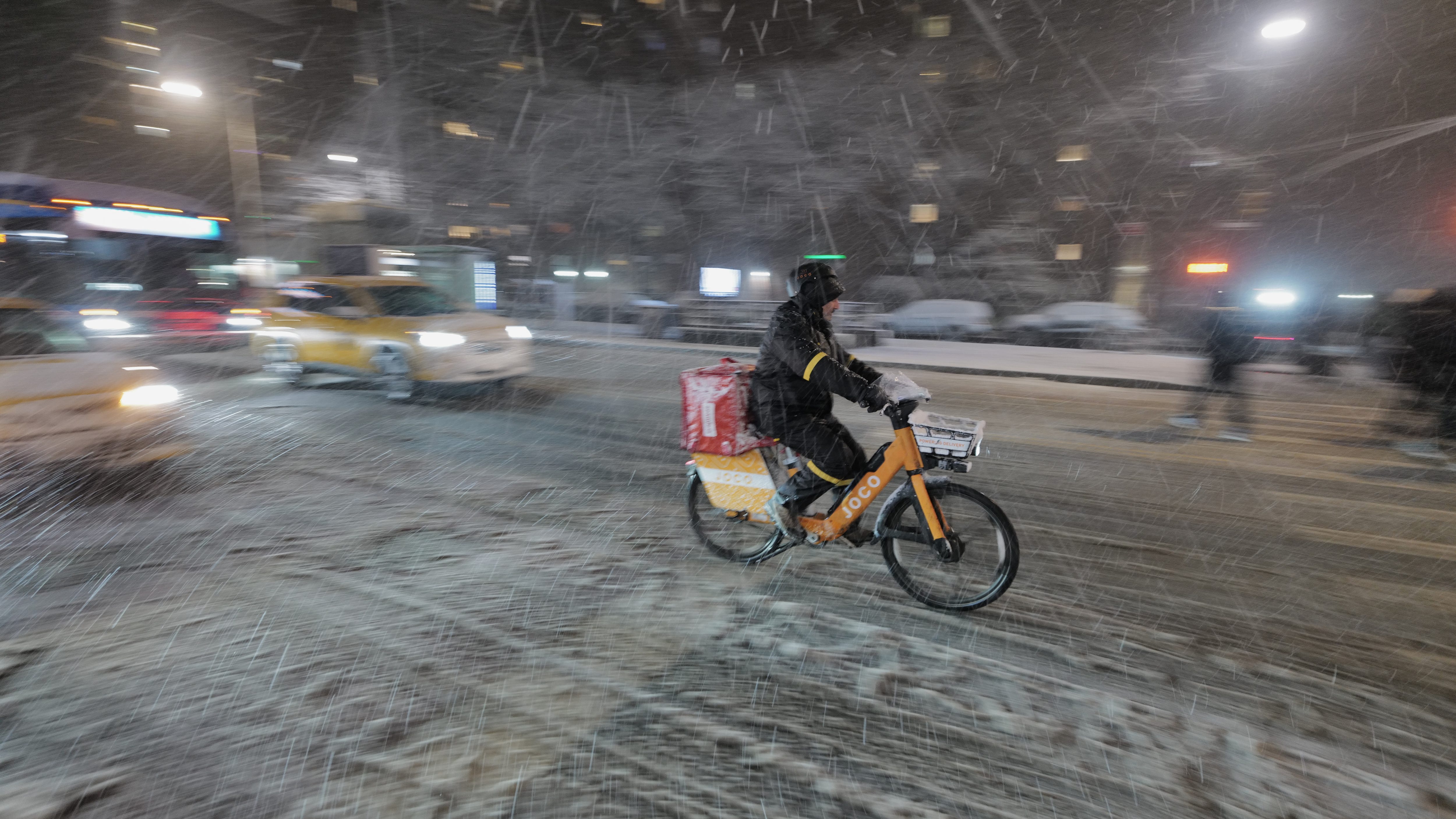 Blizzard warnings cascade across East Coast as winter storm hits