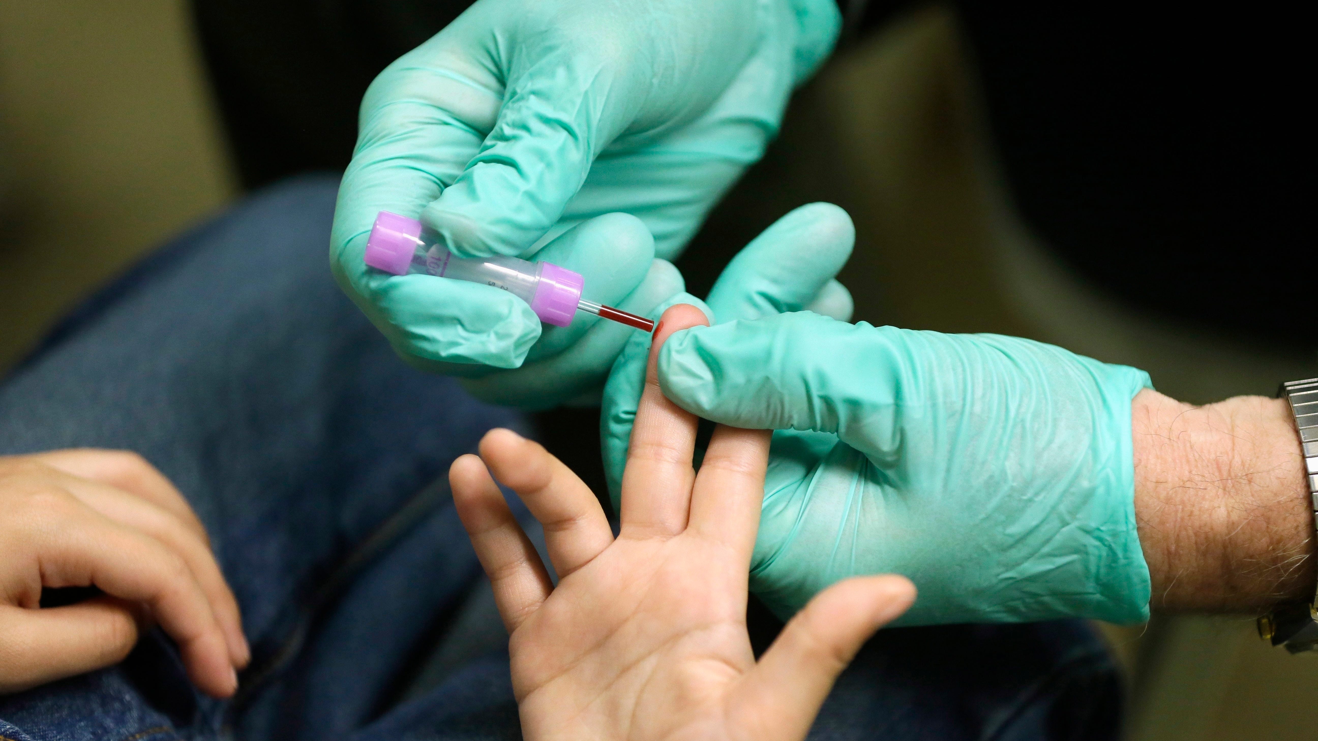 US lowers cutoff for lead poisoning in young kids
