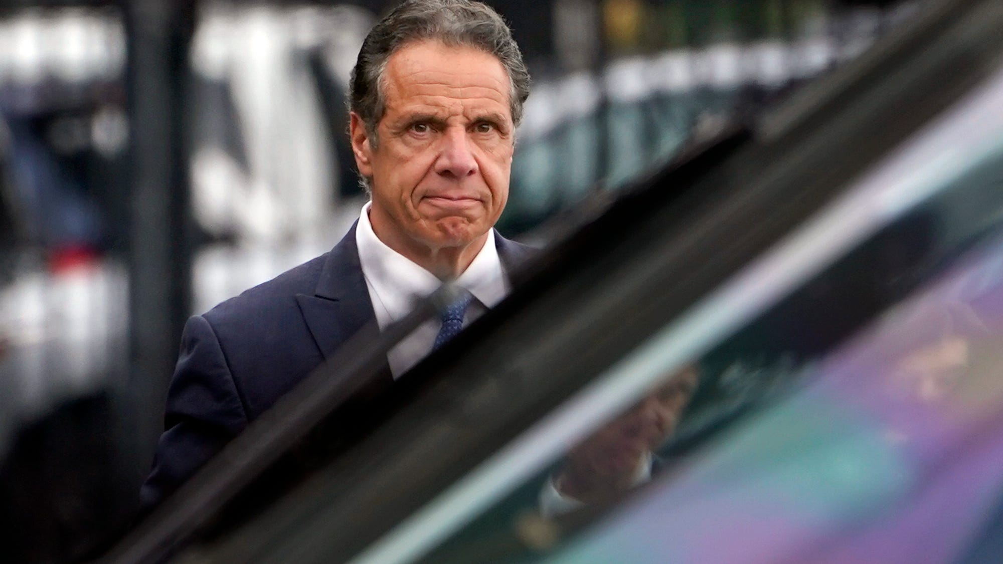 Cuomo won't be charged for touching trooper at racetrack