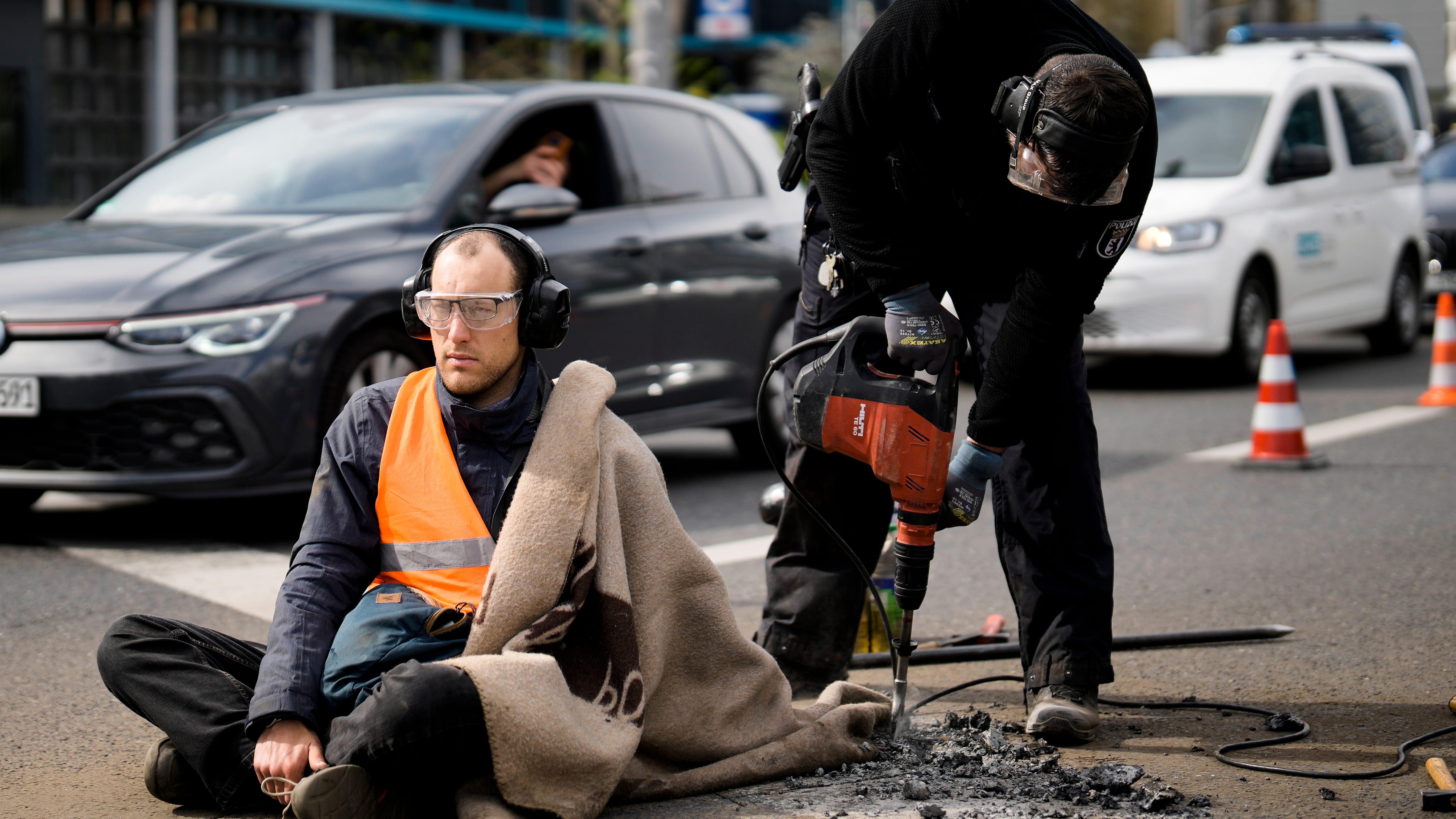 Climate protesters try to bring Berlin traffic to a halt