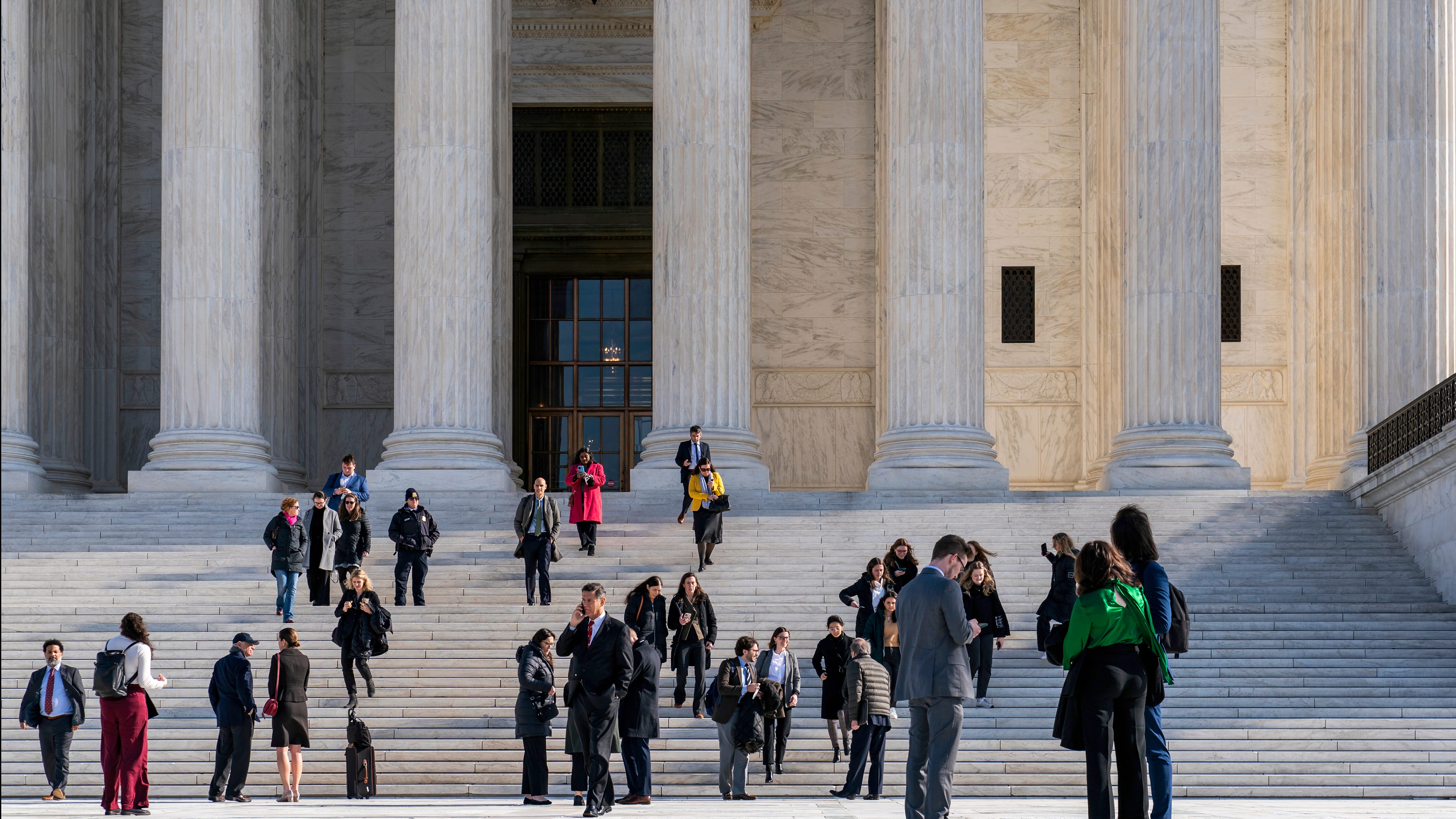 Justices seem to lean toward deaf student in education case
