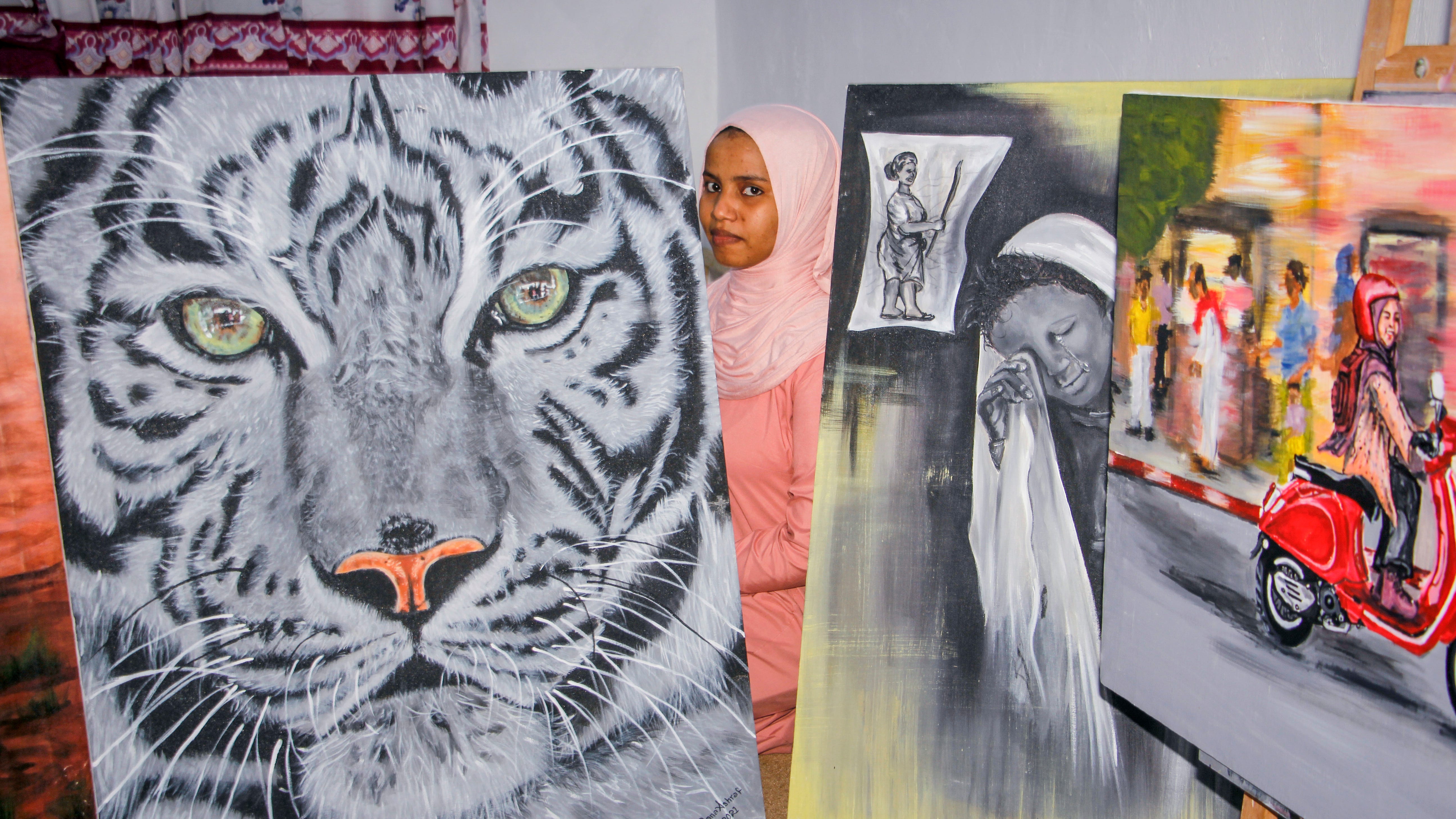 In Somalia, a rare female artist promotes images of  peace
