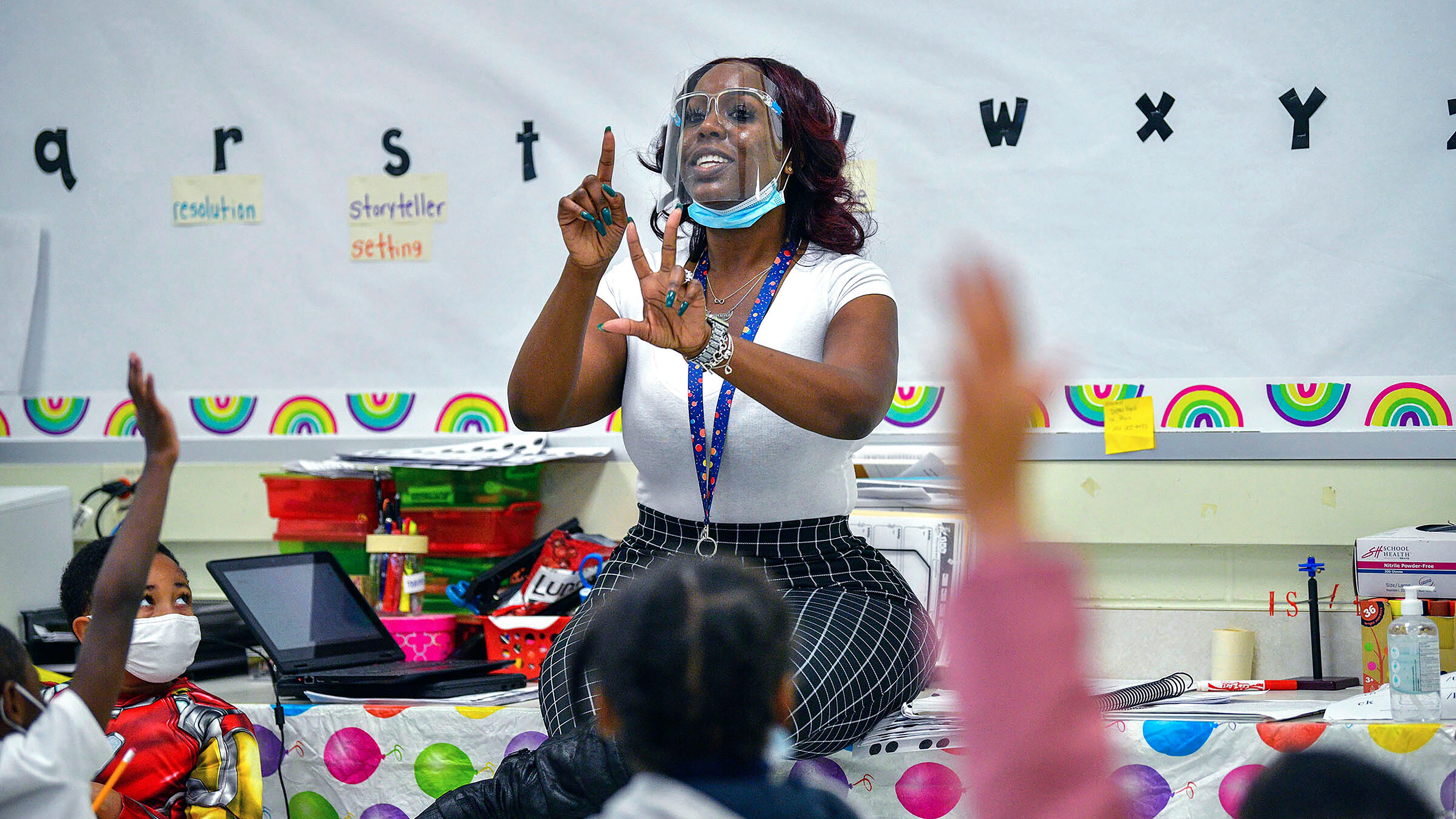 As state mask rules end, school leaders are in the middle