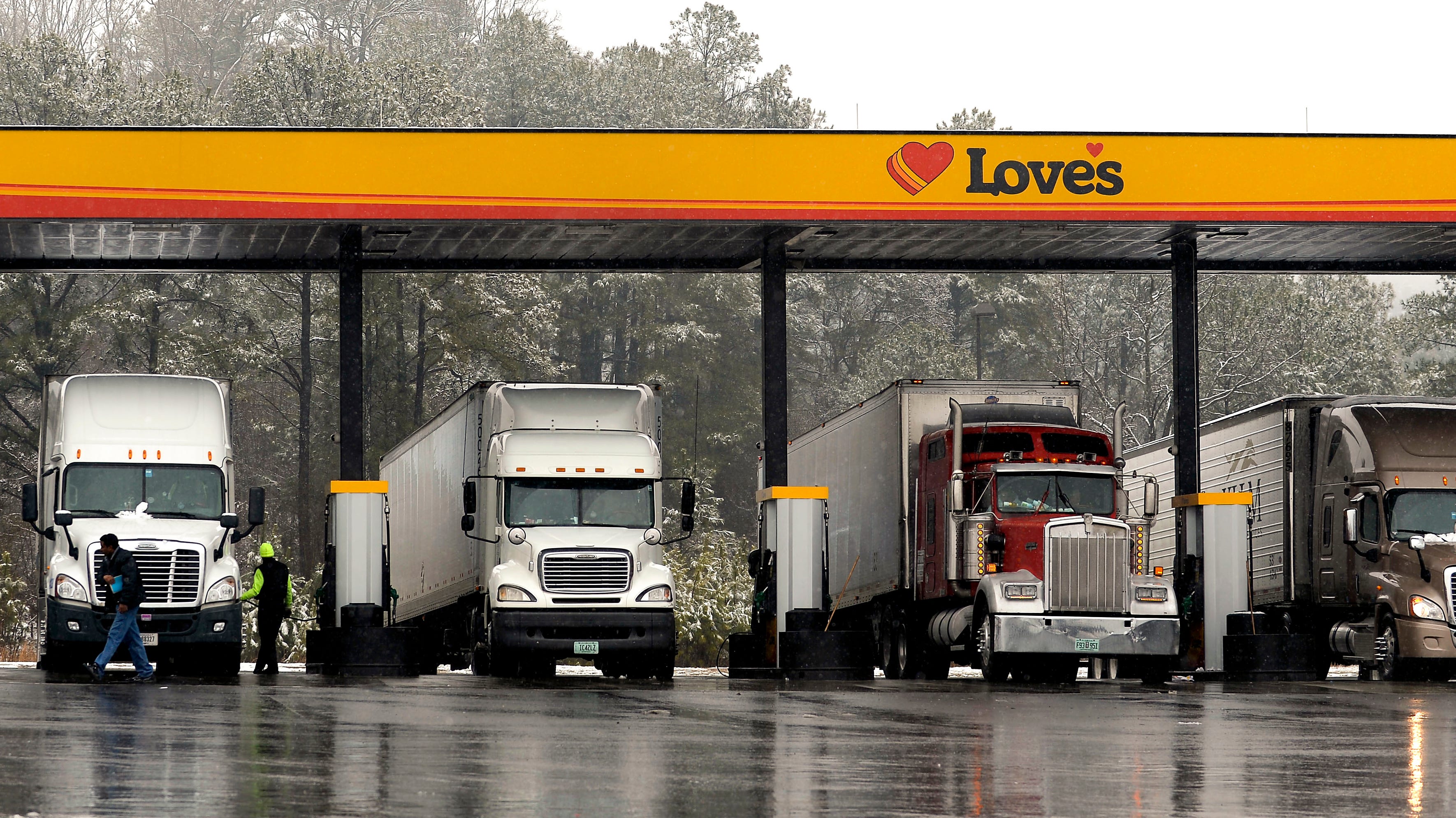 Biden EPA proposes stronger heavy truck pollution limits