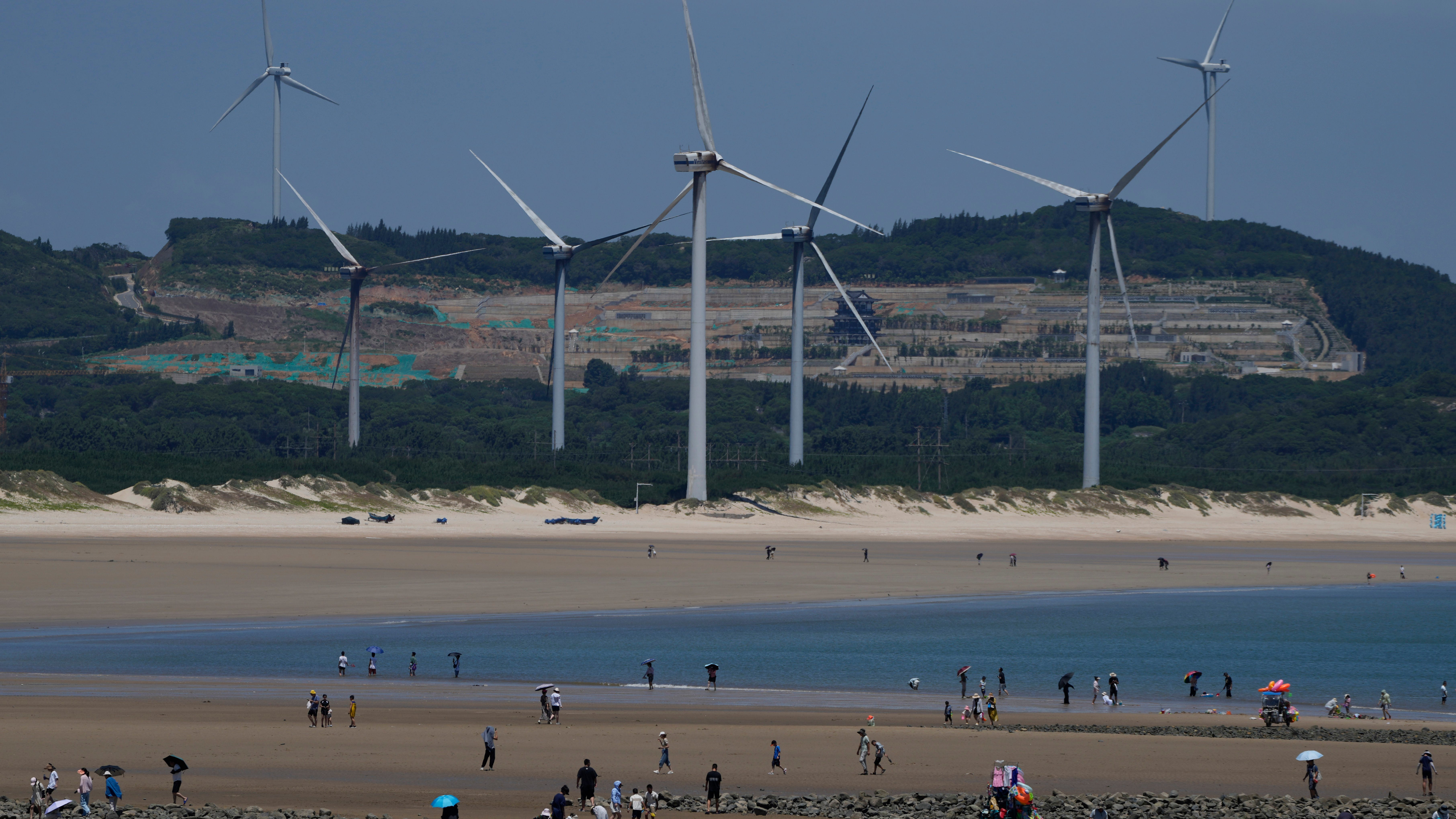 China and US spar over climate on Twitter