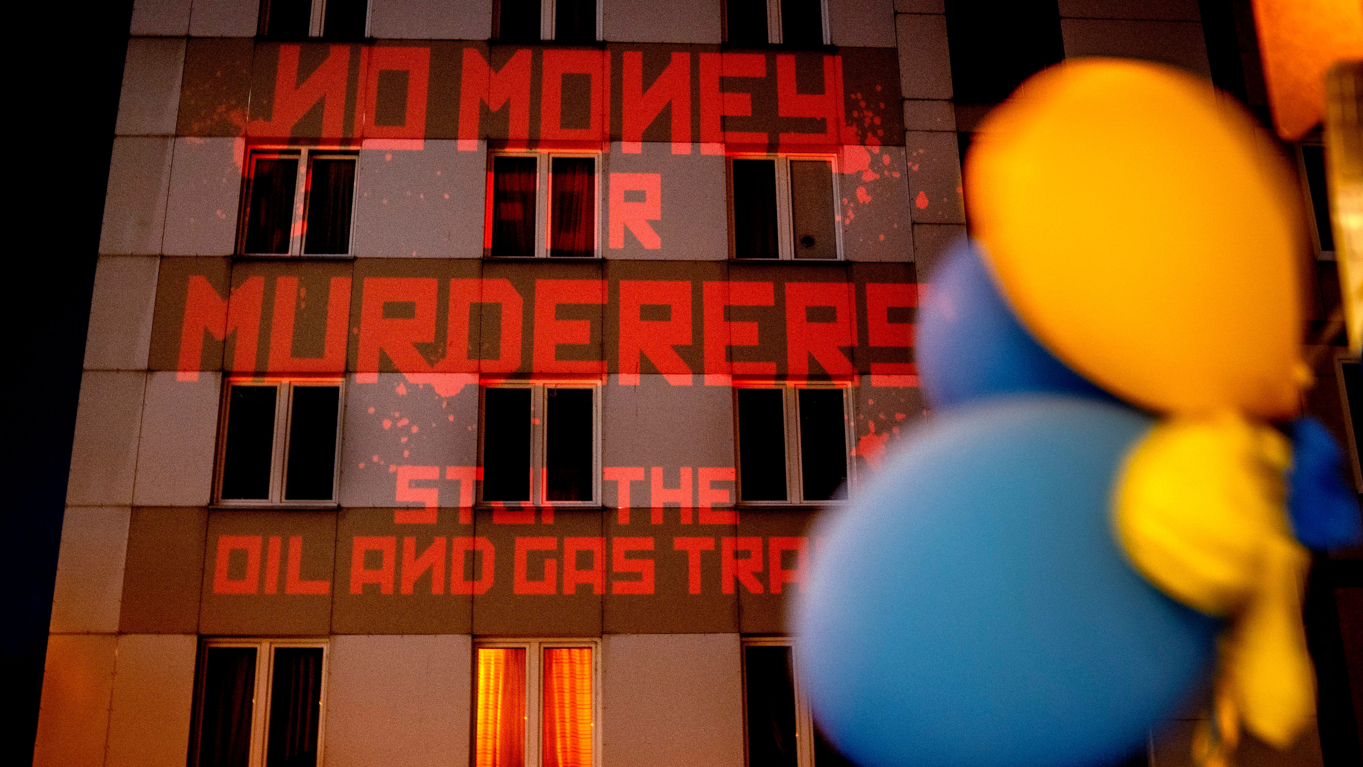 EXPLAINER: What's the impact if Europe cuts off Russian oil?