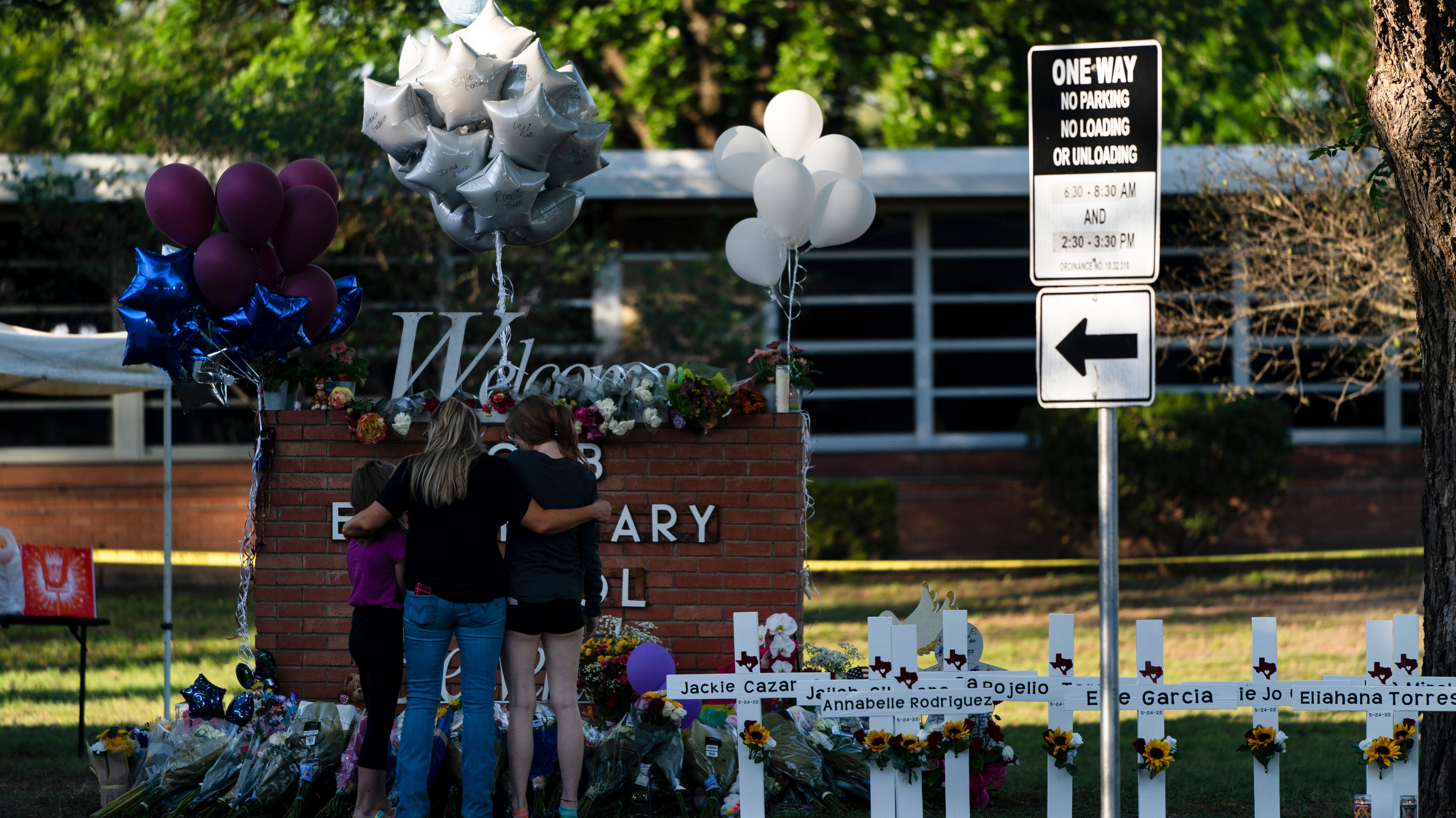 Police: Texas gunman was inside the school for over an hour