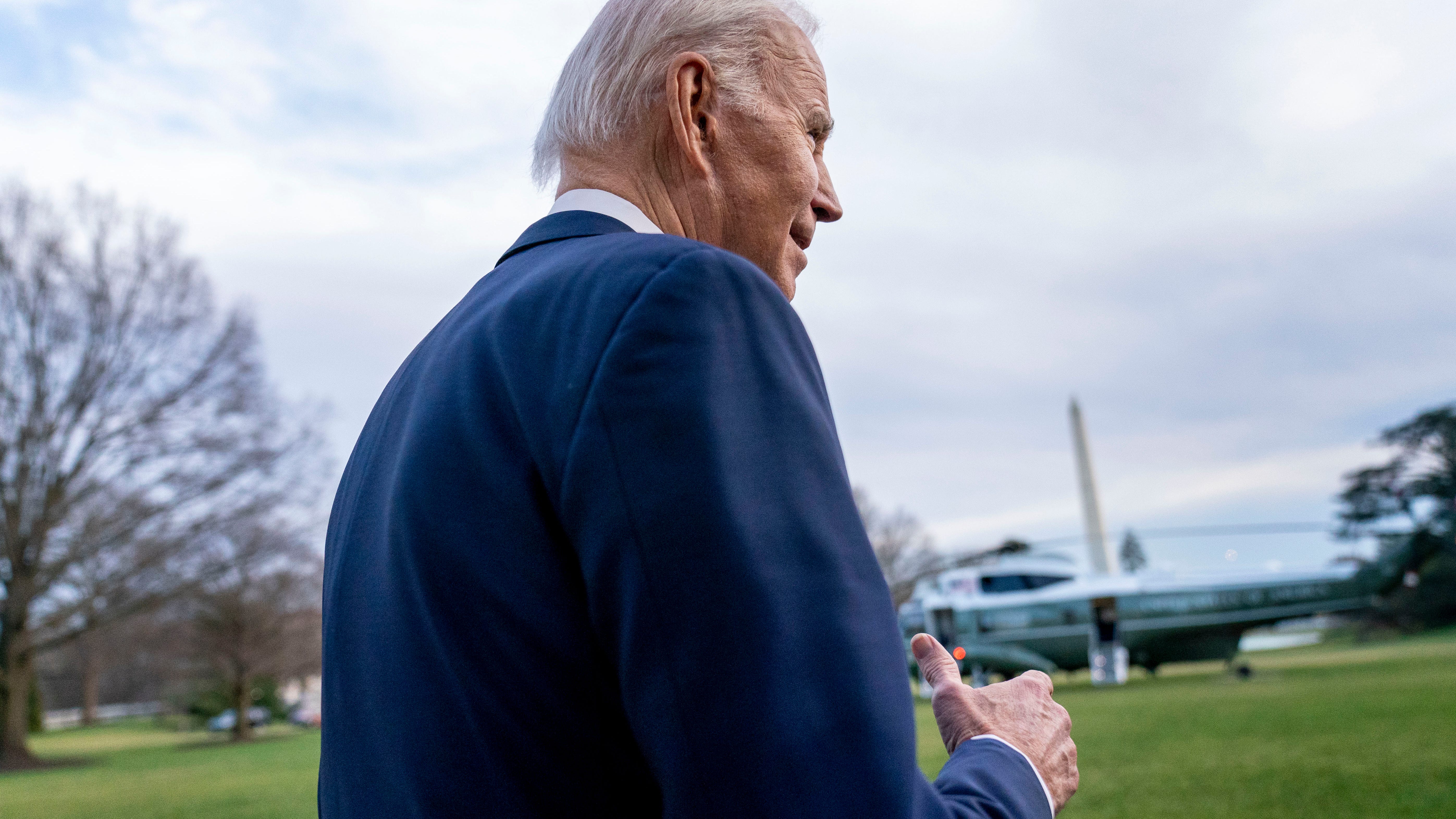 Biden unveils new Ukraine weapons package, Russia sanctions
