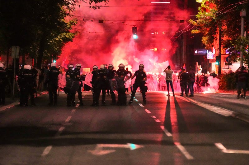 APTOPIX Serbia Protest