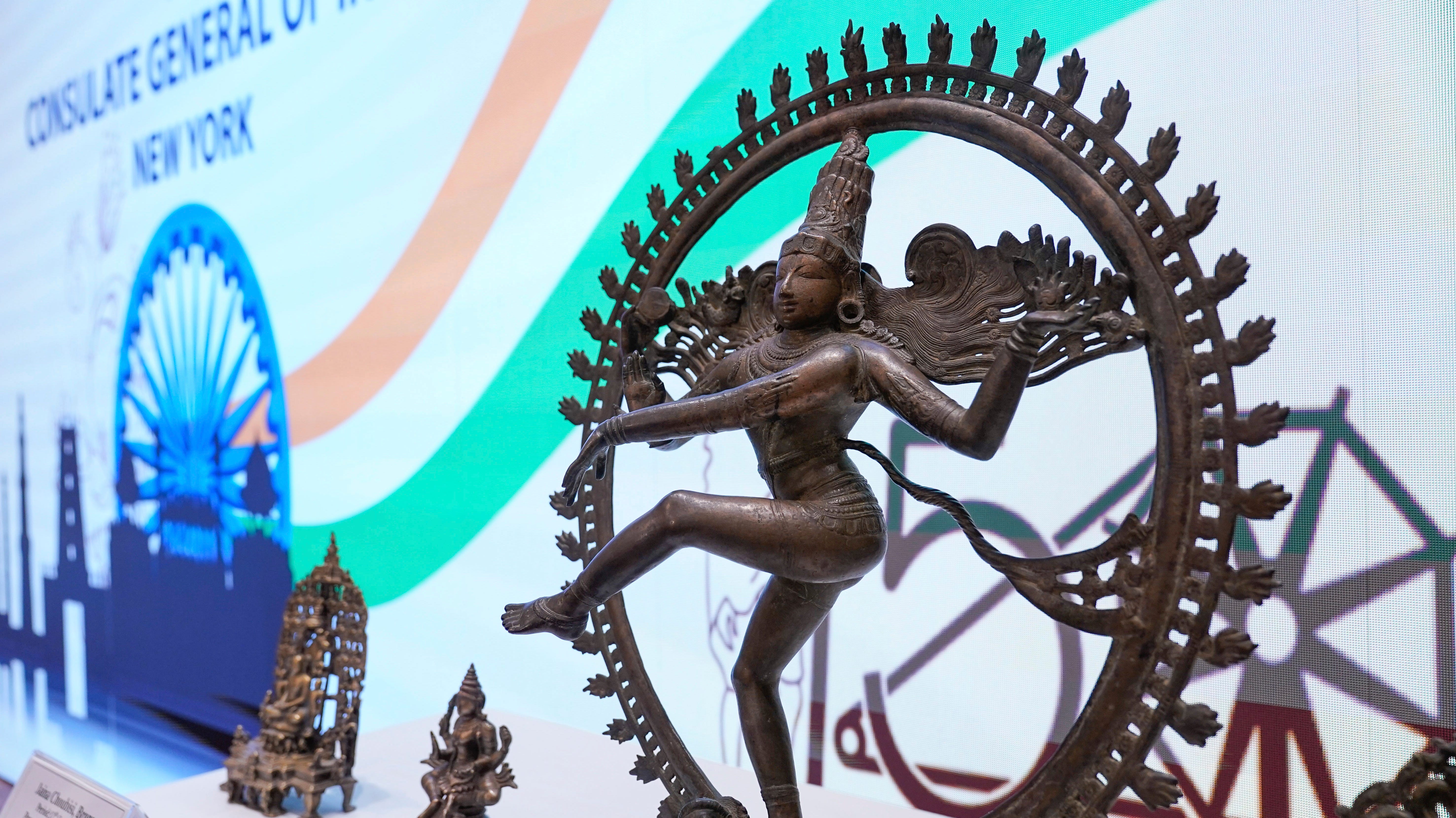 US returns antiquities to India in stolen art investigation