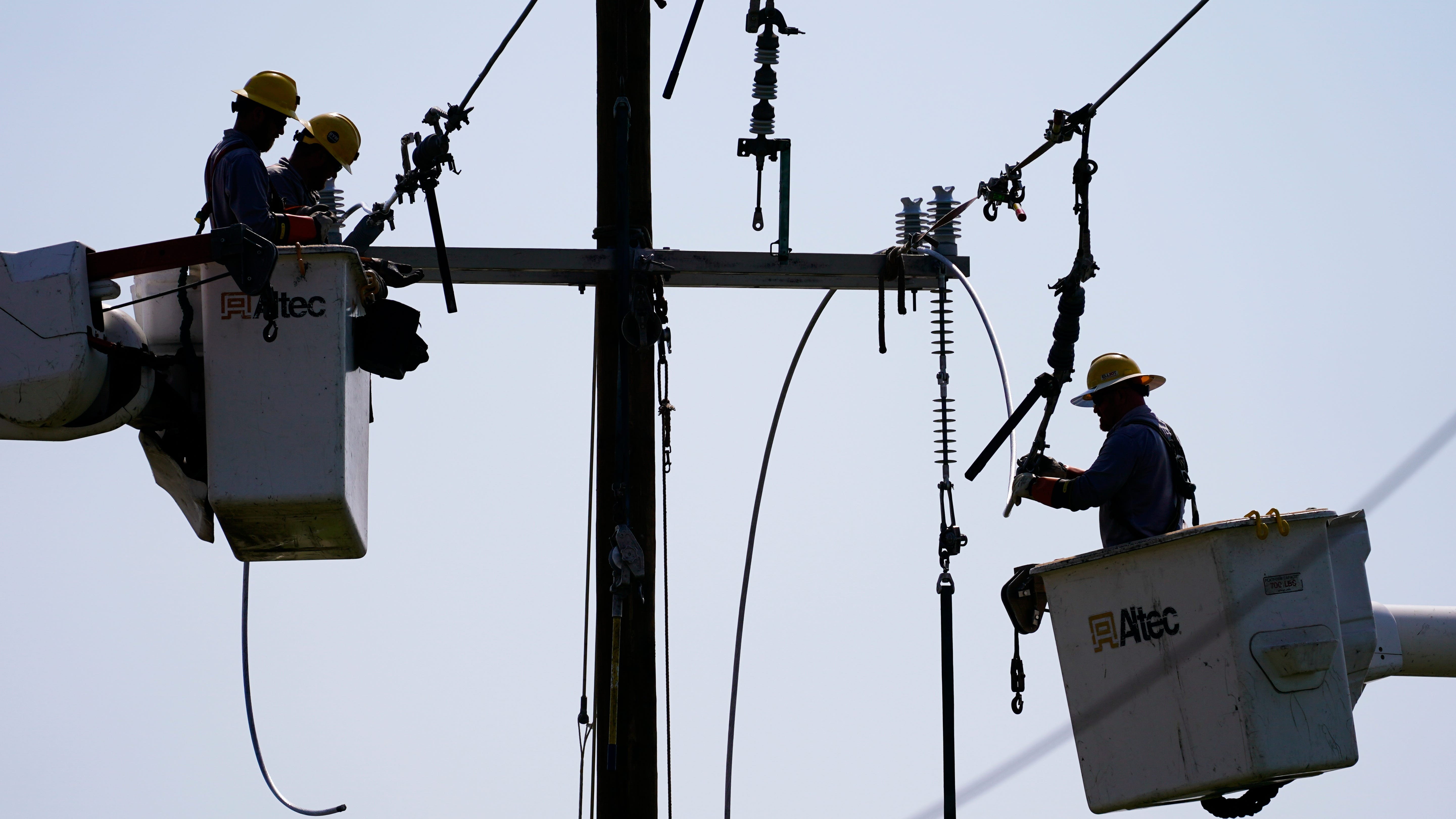 Power to be restored to New Orleans by middle of next week