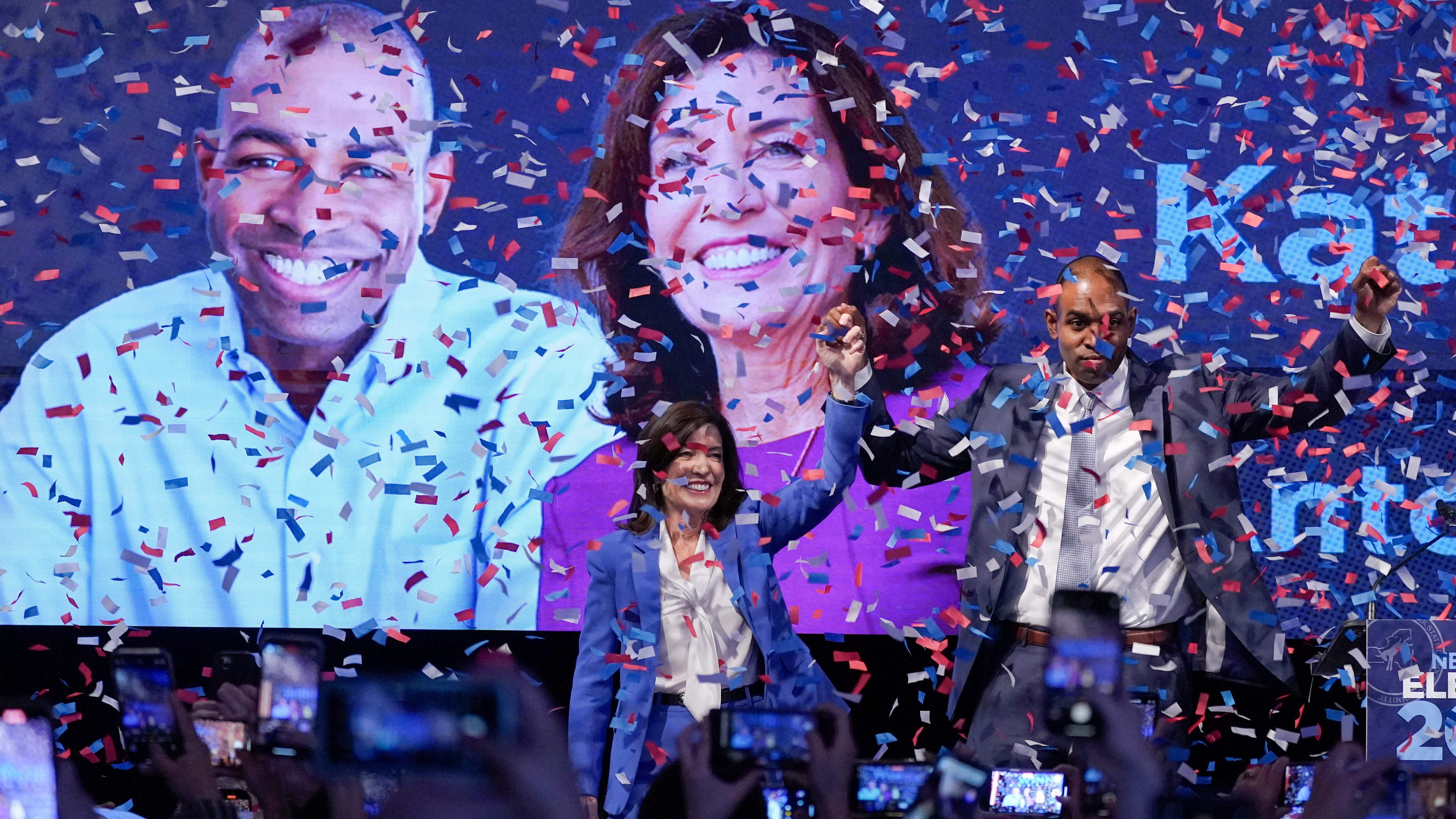 Dems hold key governors' mansions, suburban House districts