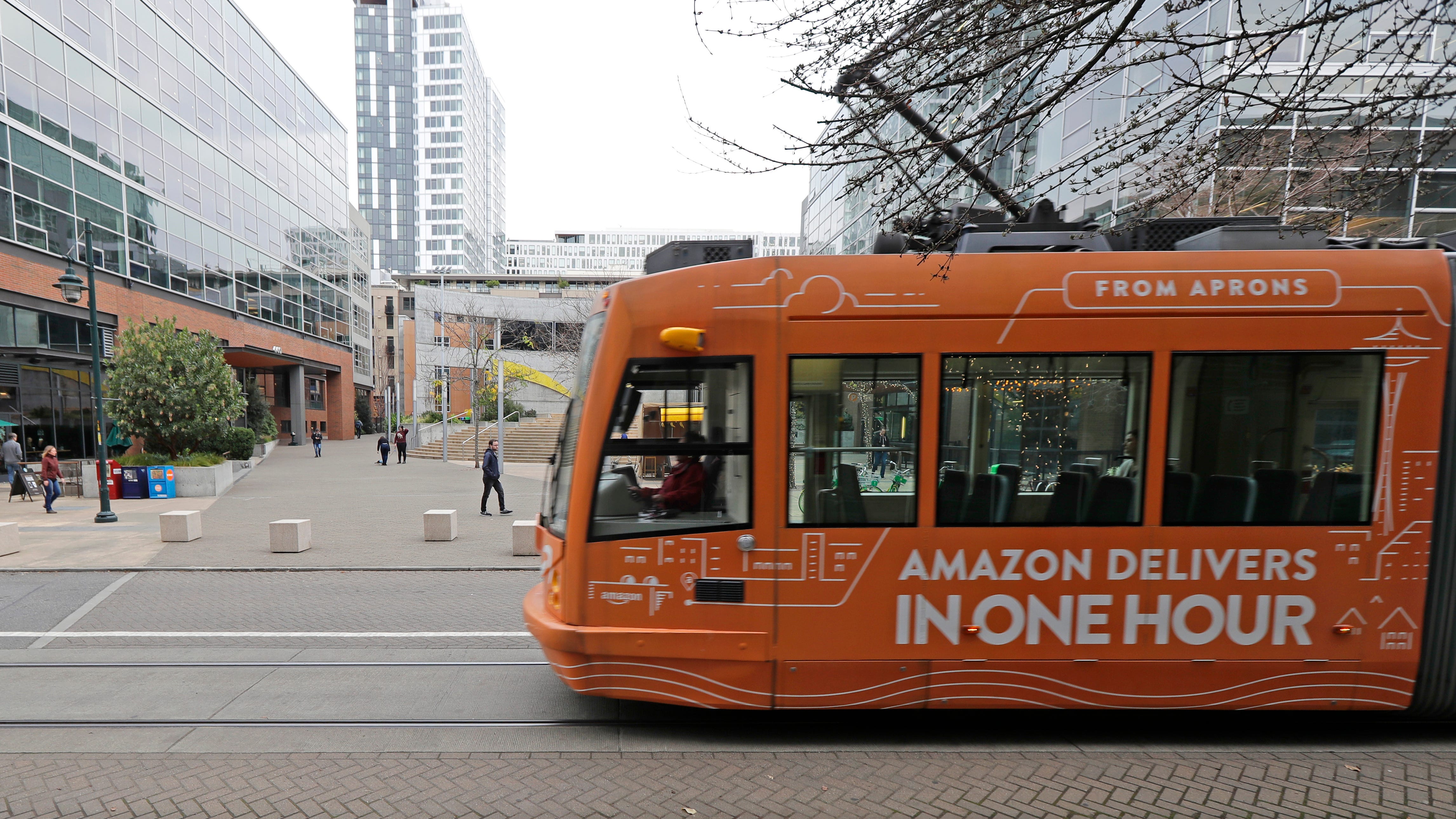 Amazon pushes back return to office to January due to COVID