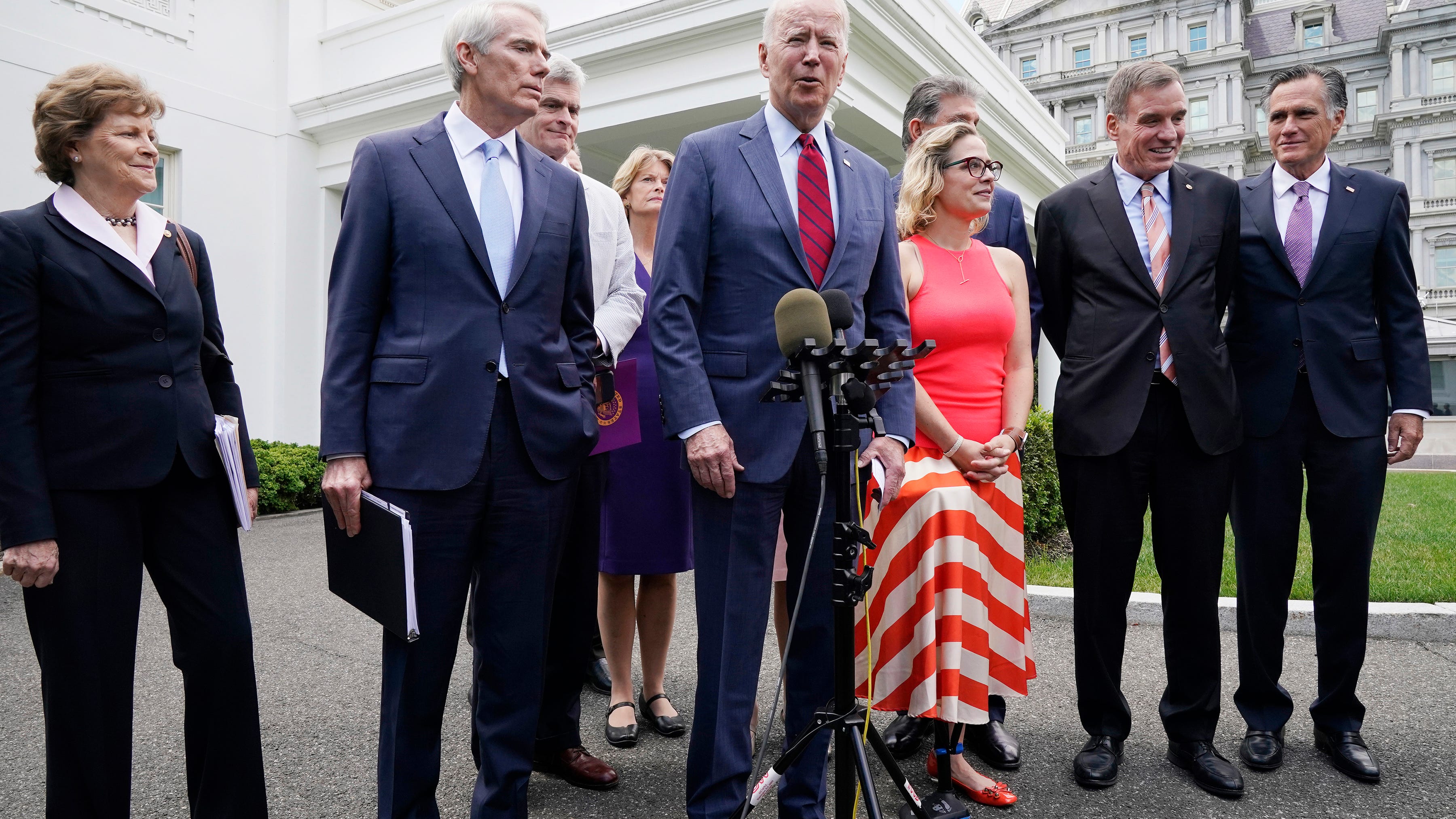 'We have a deal': Biden announces infrastructure agreement